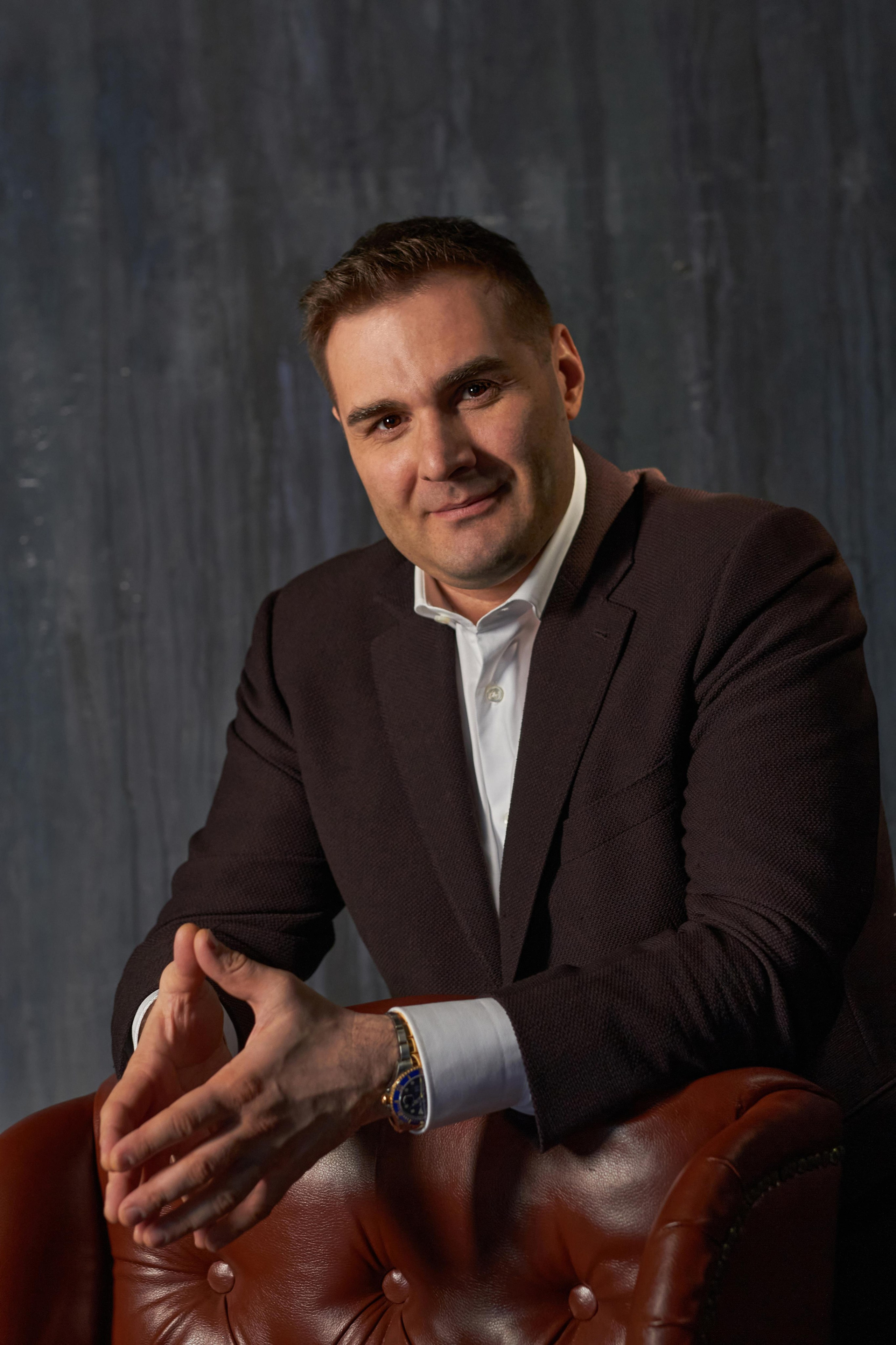 Деловой портрет в студии. Свадебный, семейный и контент фотограф в Санкт- Петербурге Елена Грие