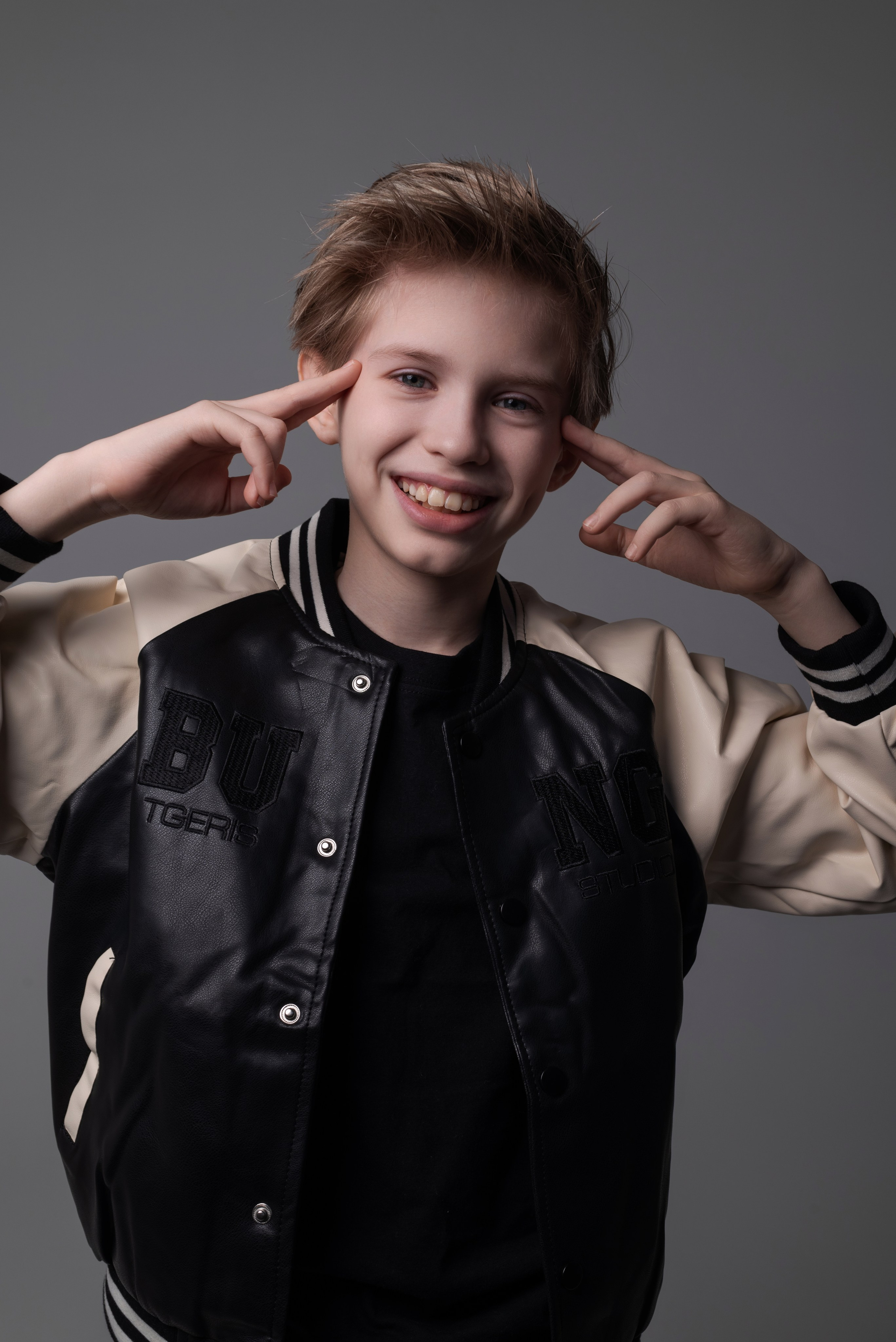 Модельное портфолио. Фотограф Москва Виктория Вишневская актерское / модельное портфолио