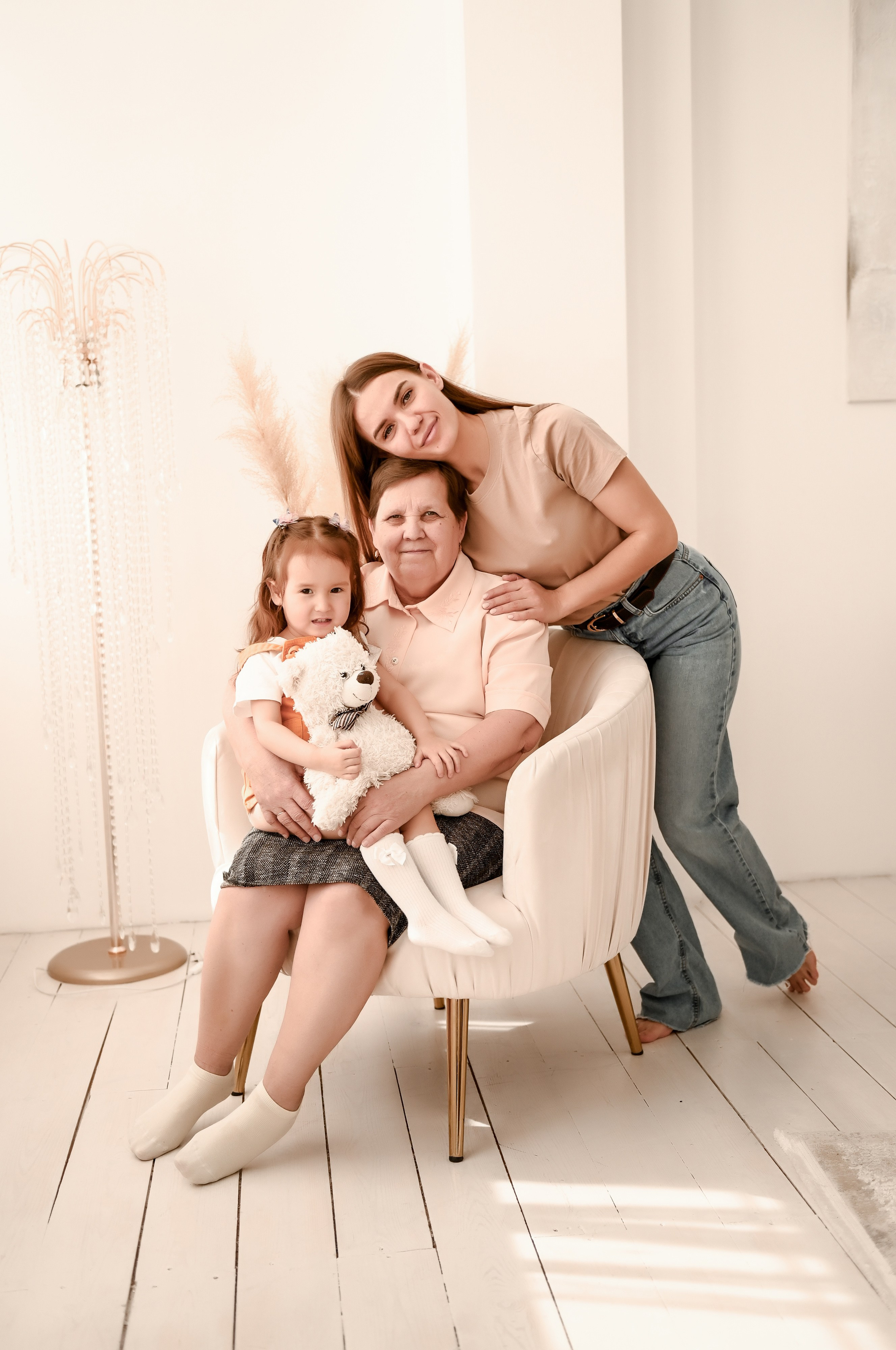 Семейная студийная  фотосессия 2. Свадебный, семейный, детский, контент фотограф в Омске Максим Ильин