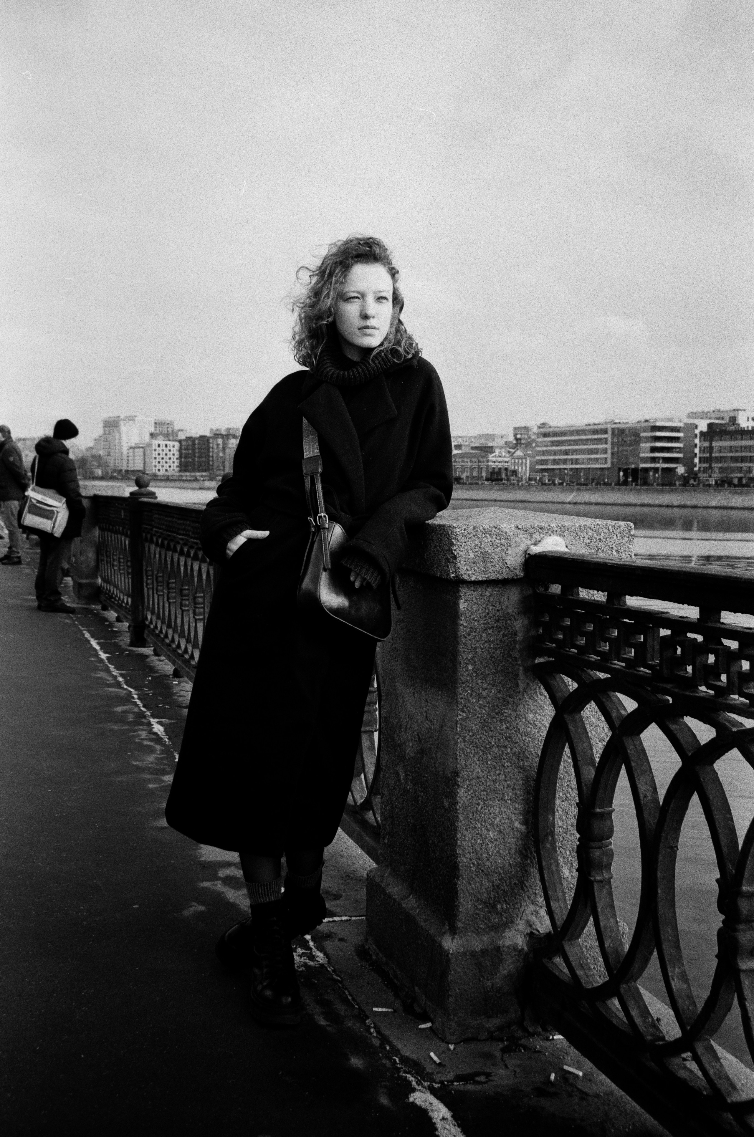 ЧБ. Фотограф Максим К. Интимный портрет и вечерние прогулки по Москве на плёнку