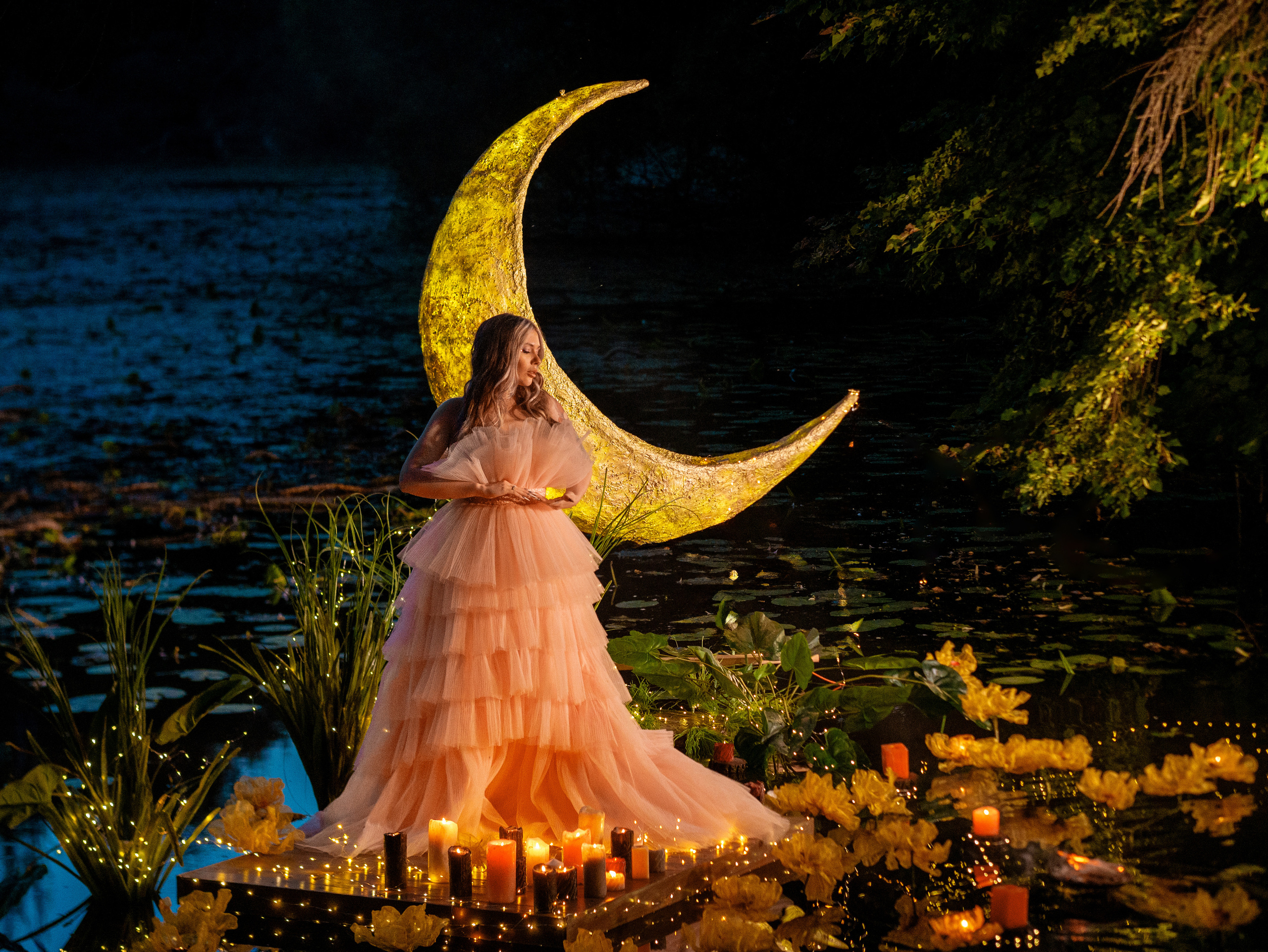 Луна на воде. Арт фотограф, женский фотограф Москва