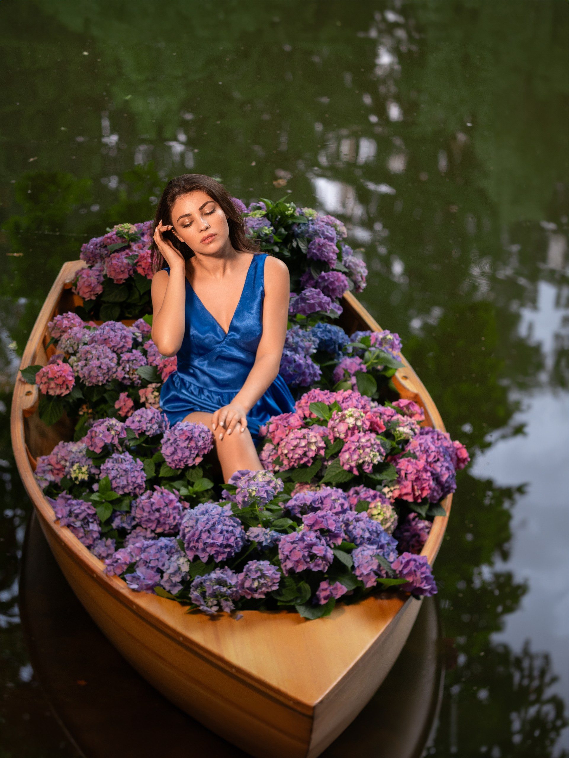 Лодка с гортензией. Арт фотограф, женский фотограф Москва