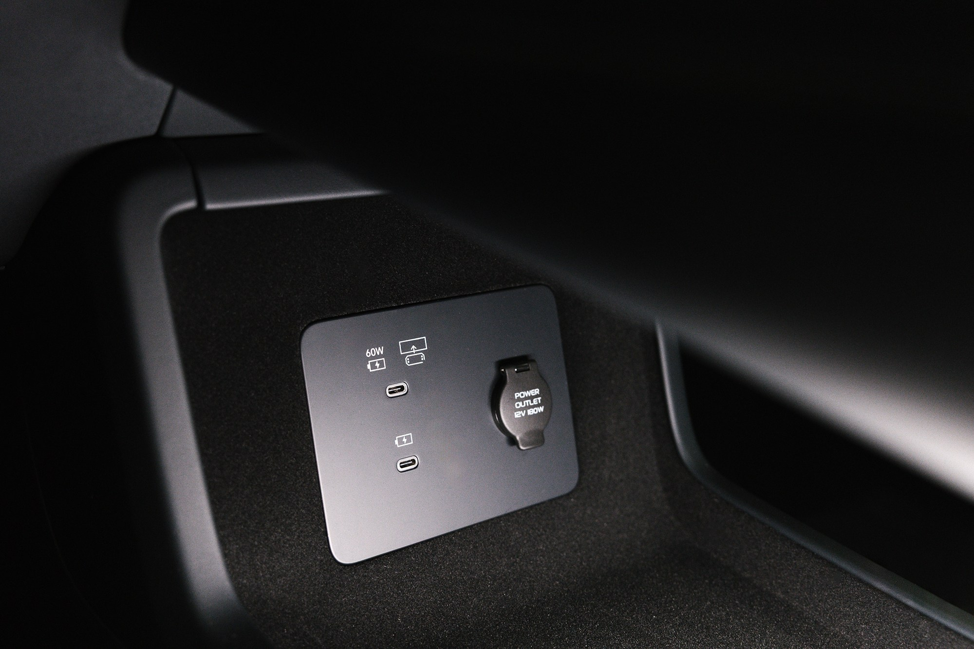 Lynk & Co 900 Ultra 2,0hyb 4WD AT (734 л. с.). Автосалон «Х-Авто»