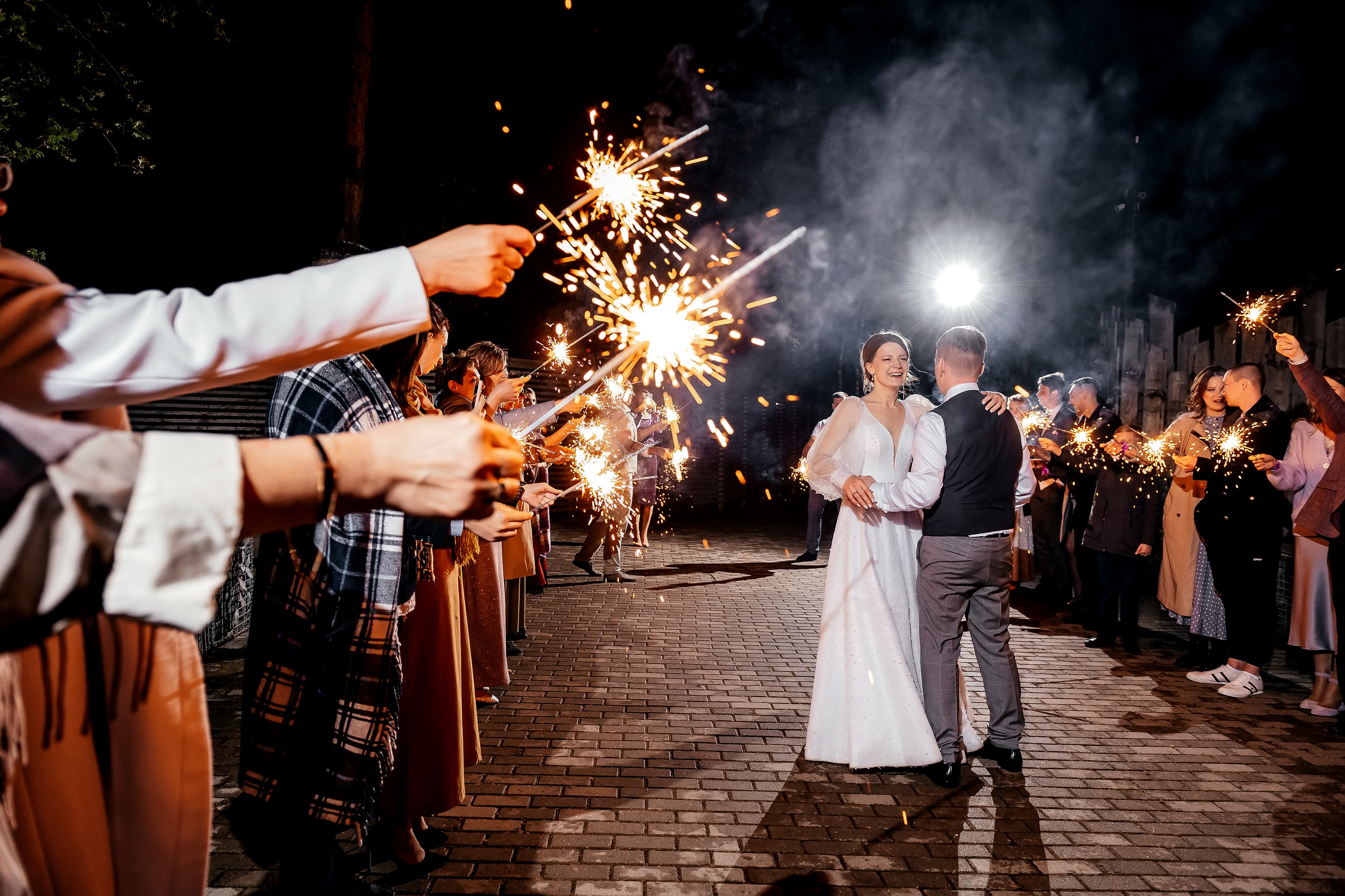 Весь день в Artiland. Атмосферная свадьба в мае. Свадебный и семейный фотограф Виктория Носачёва. Щелково, Москва и МО