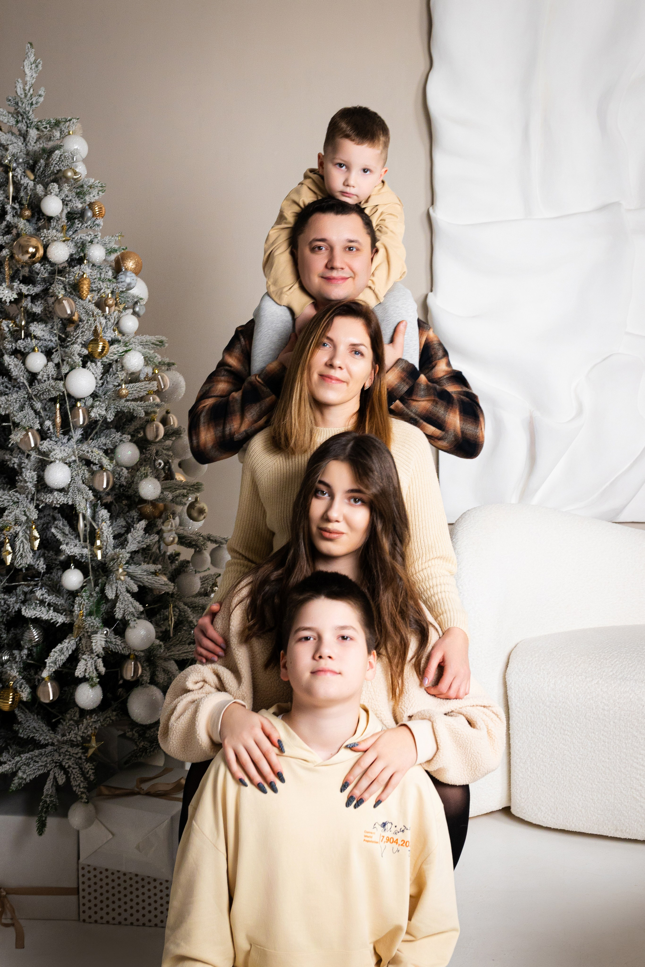 Наталья, Владимир, Лера, Матвей и Тимур. Фотограф ВИКА МЕДУЗА