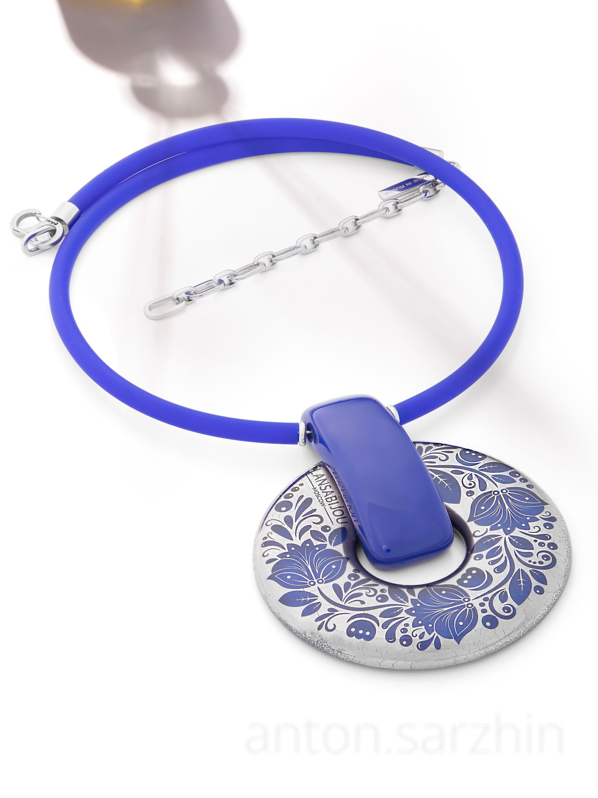 Фотосъемка дорогой ювелирки в интерьере