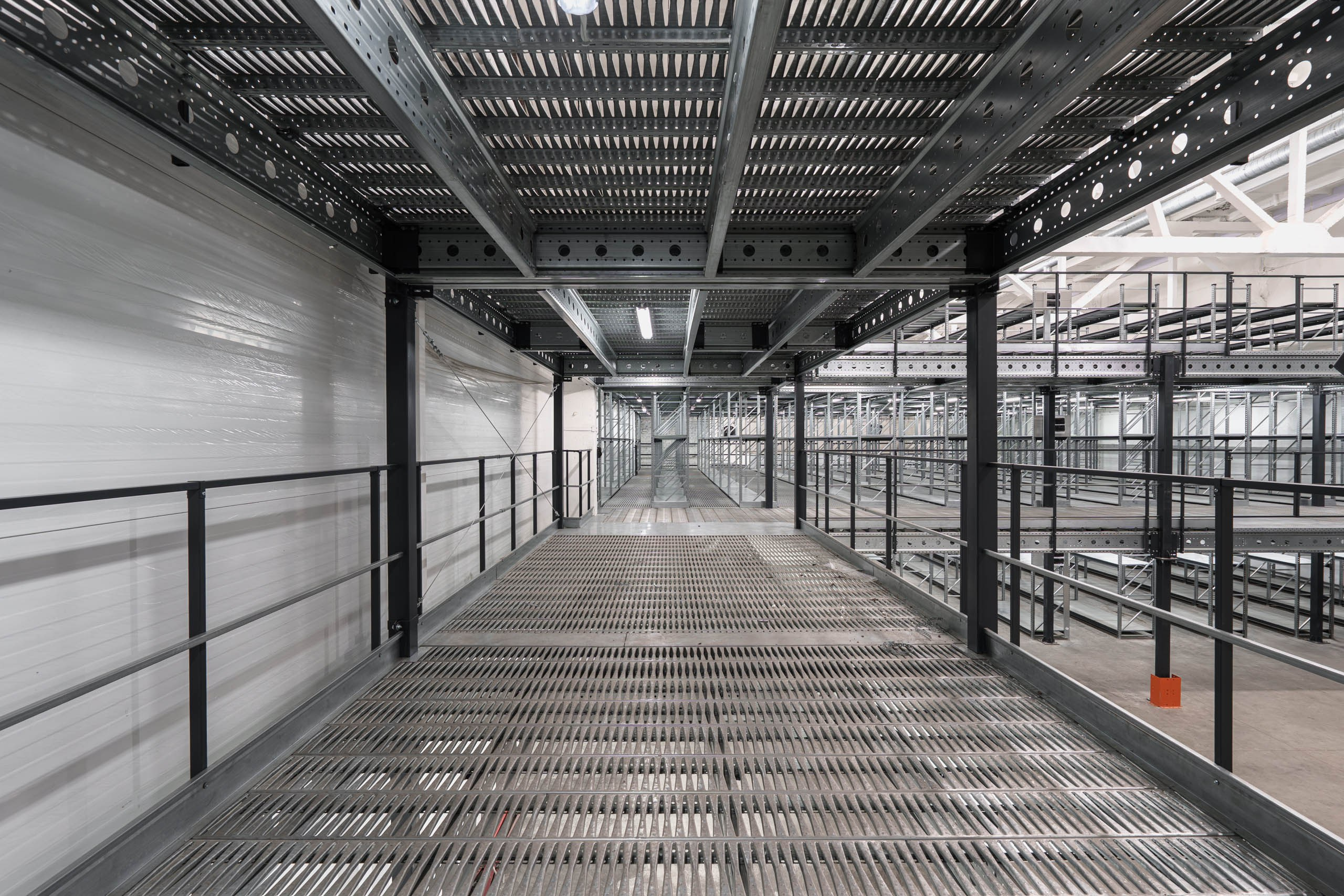 Фотосъемка для ООО «ПГС-К», системы хранения. Интерьерный фотограф и ретушер в Красноярске Денис Антропов