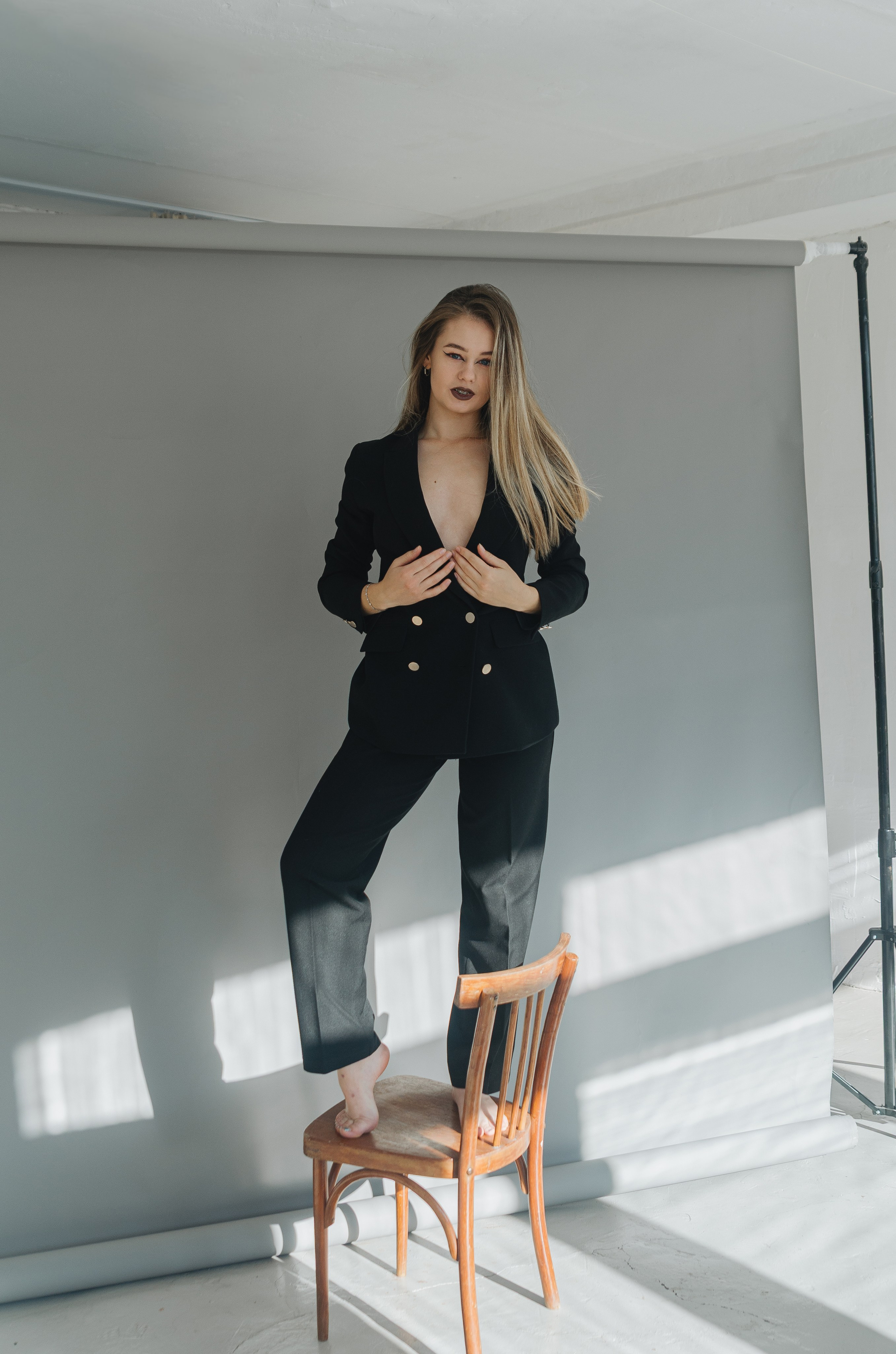 Женская фотосессия в стиле минимализм. Денисова Аля — фотограф для парных съемок и индивидуальных историй в Барнауле