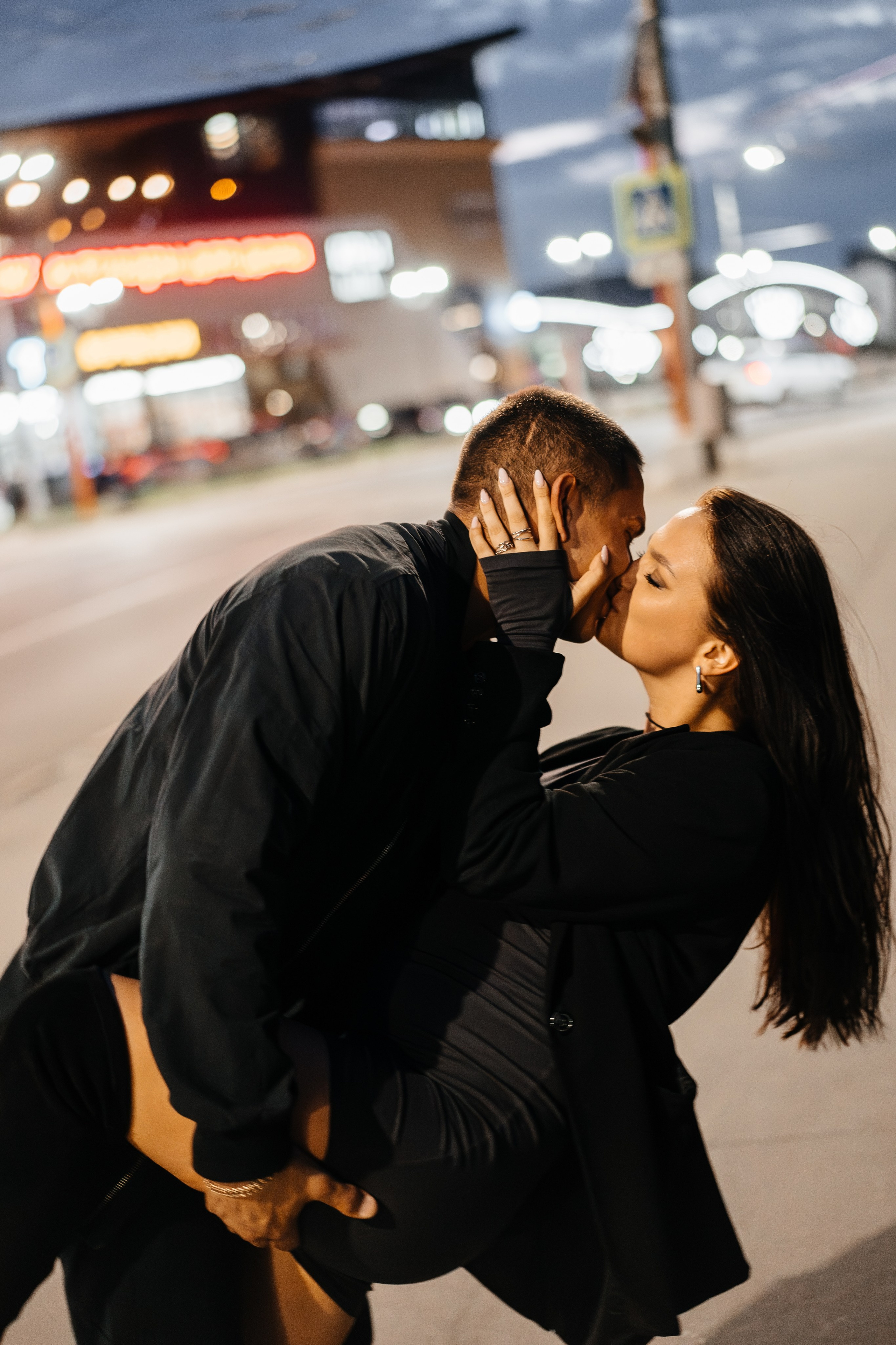 Прогулка по ночному городу. Свадебный фотограф Барнаул Алексей Павлов