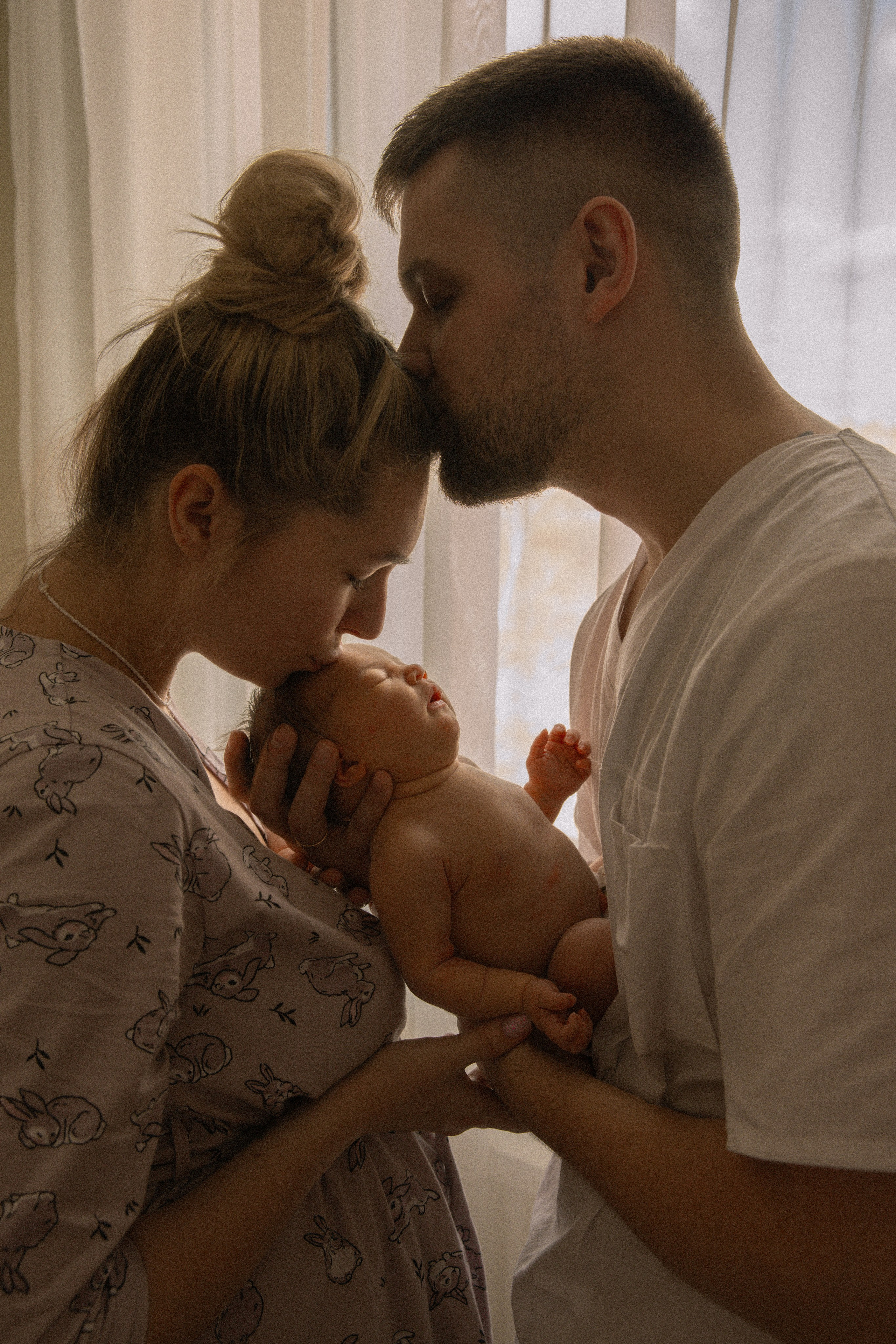 Семейная фотосессия. Фотослужба «Малютка» в Наро-Фоминском перинатальном центре — сохраняем главные мгновения семьи и создаём премиальные фотокниги