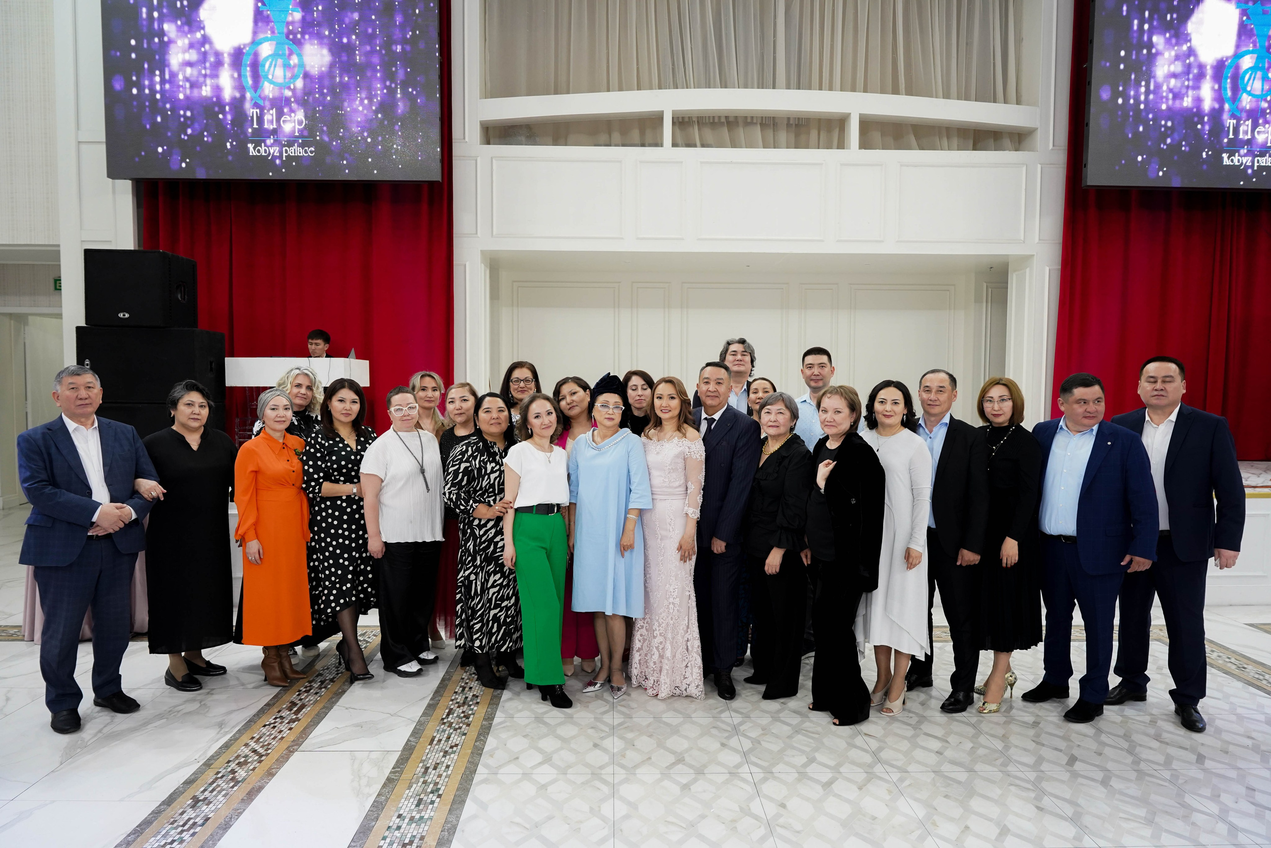 Dana uzatu. Фотограф Ернар Ержанов