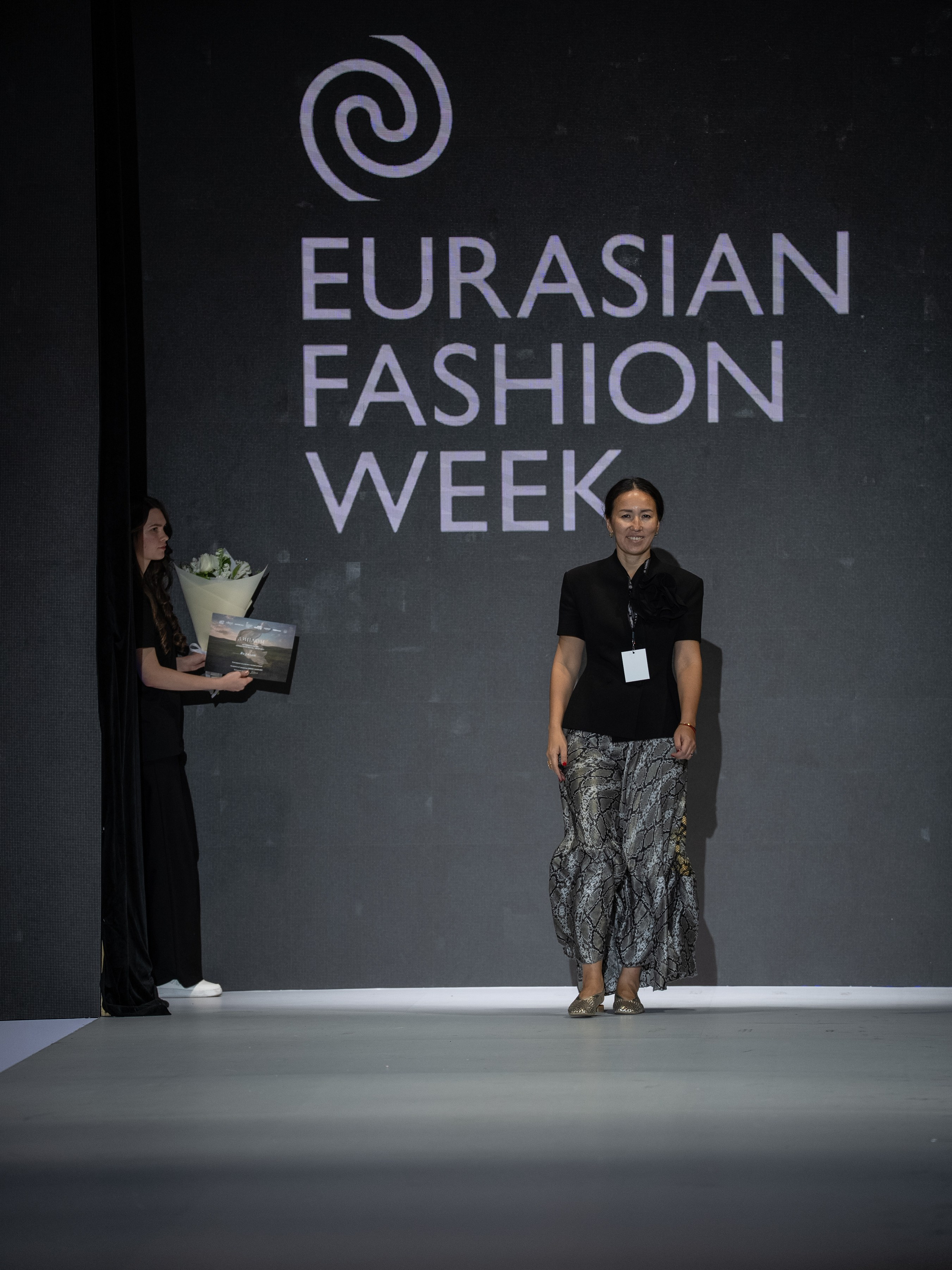 EURASIAN FASHION WEEK Nurasem. Сайт Алматинского НЮ АРТ, будуар и фэшн фотографа Дениса Карпенко