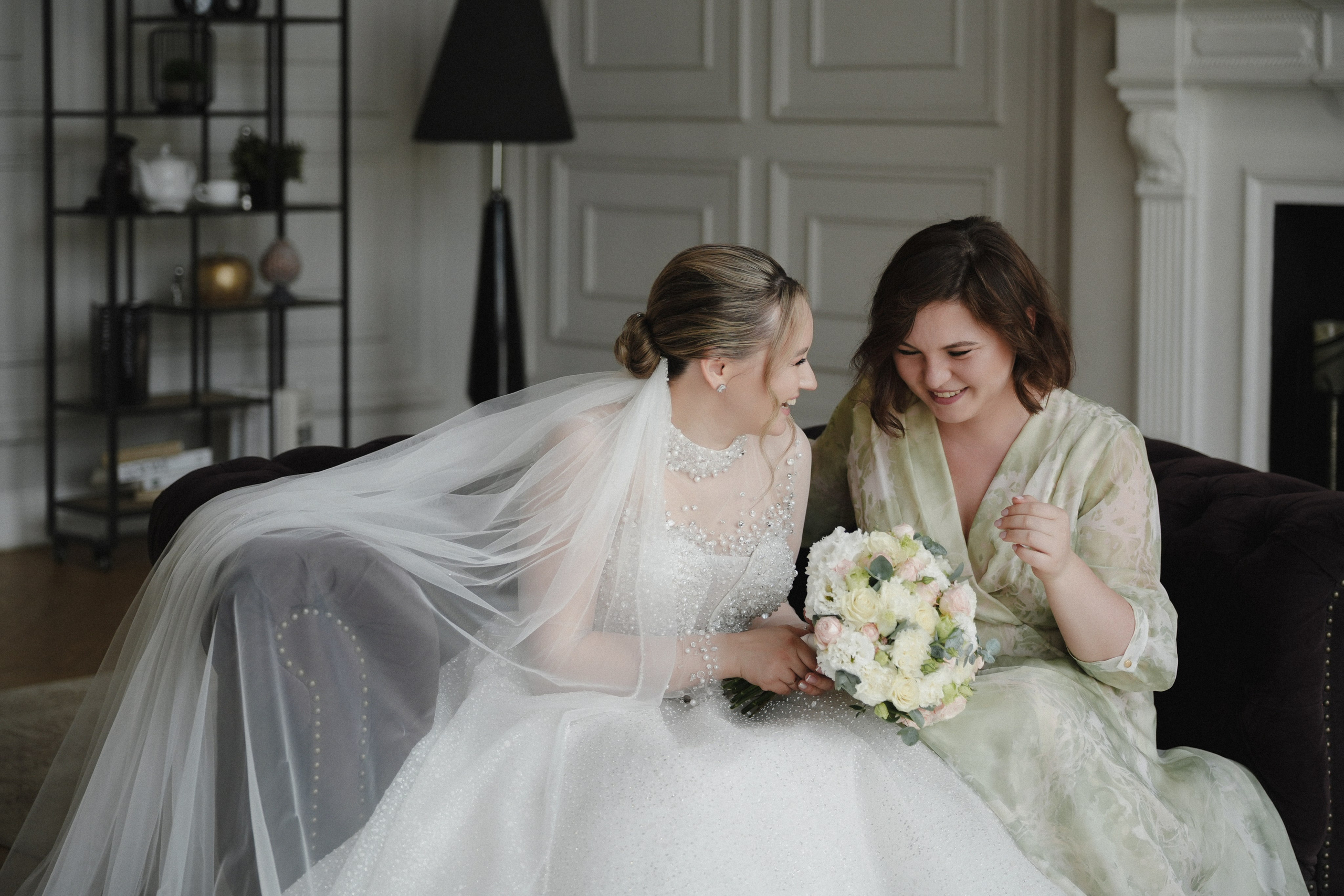 Сборы жениха и невесты, бракосочетание в Савеловском загсе, выездная церемония