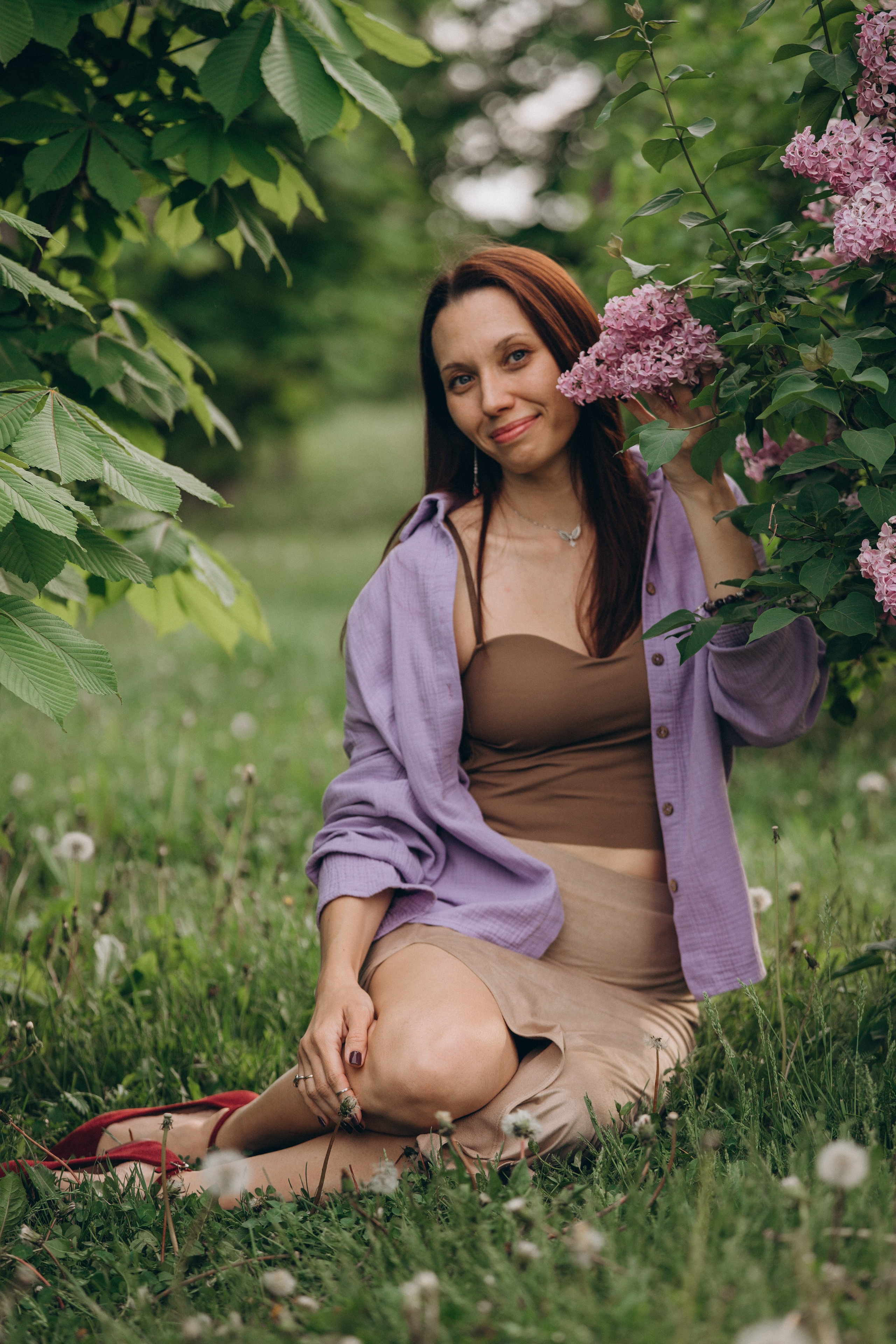 Вика и сирень. Фотограф Людмила Белова