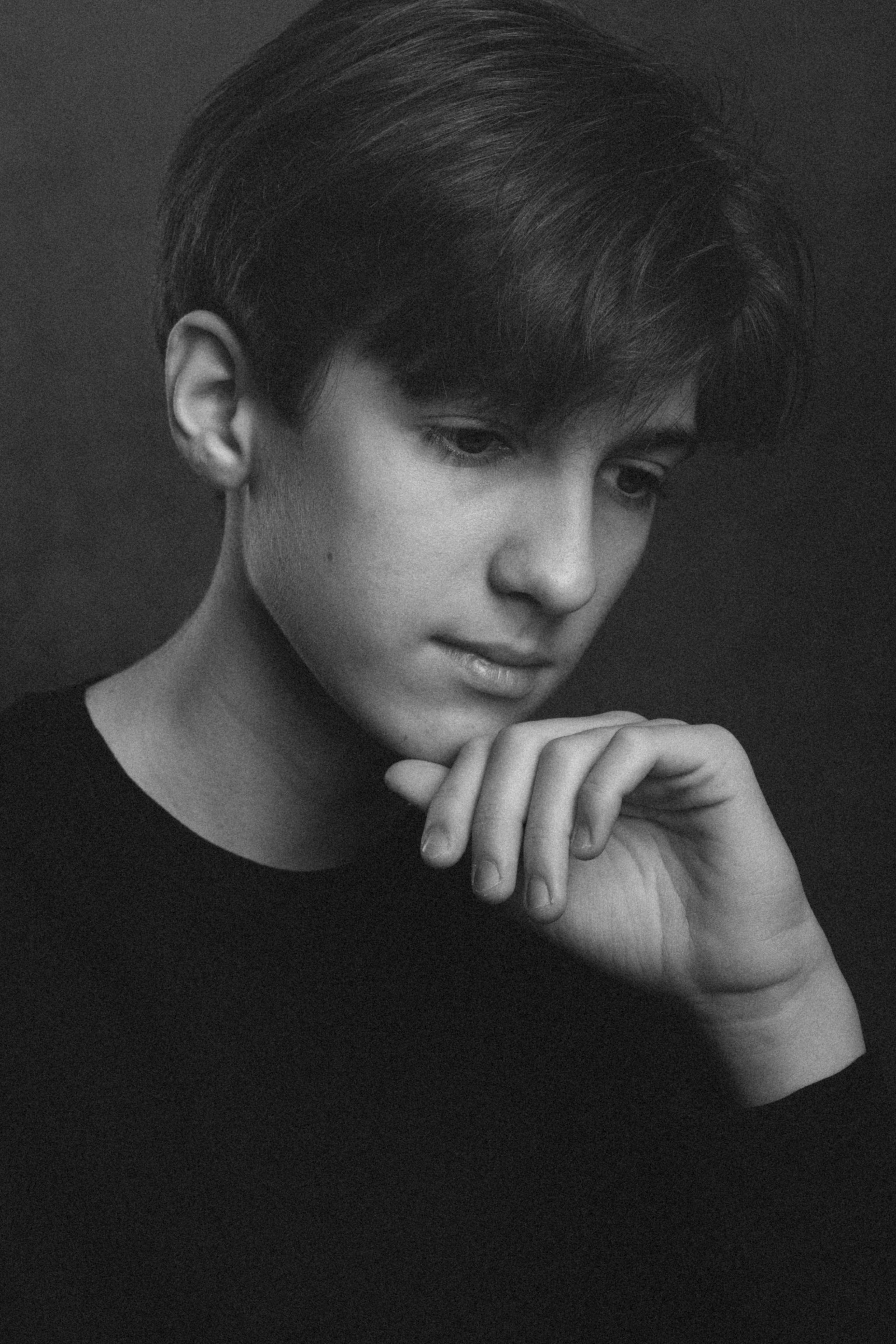 АРТЕМ. Я фотограф из Москвы к Вашим услугам