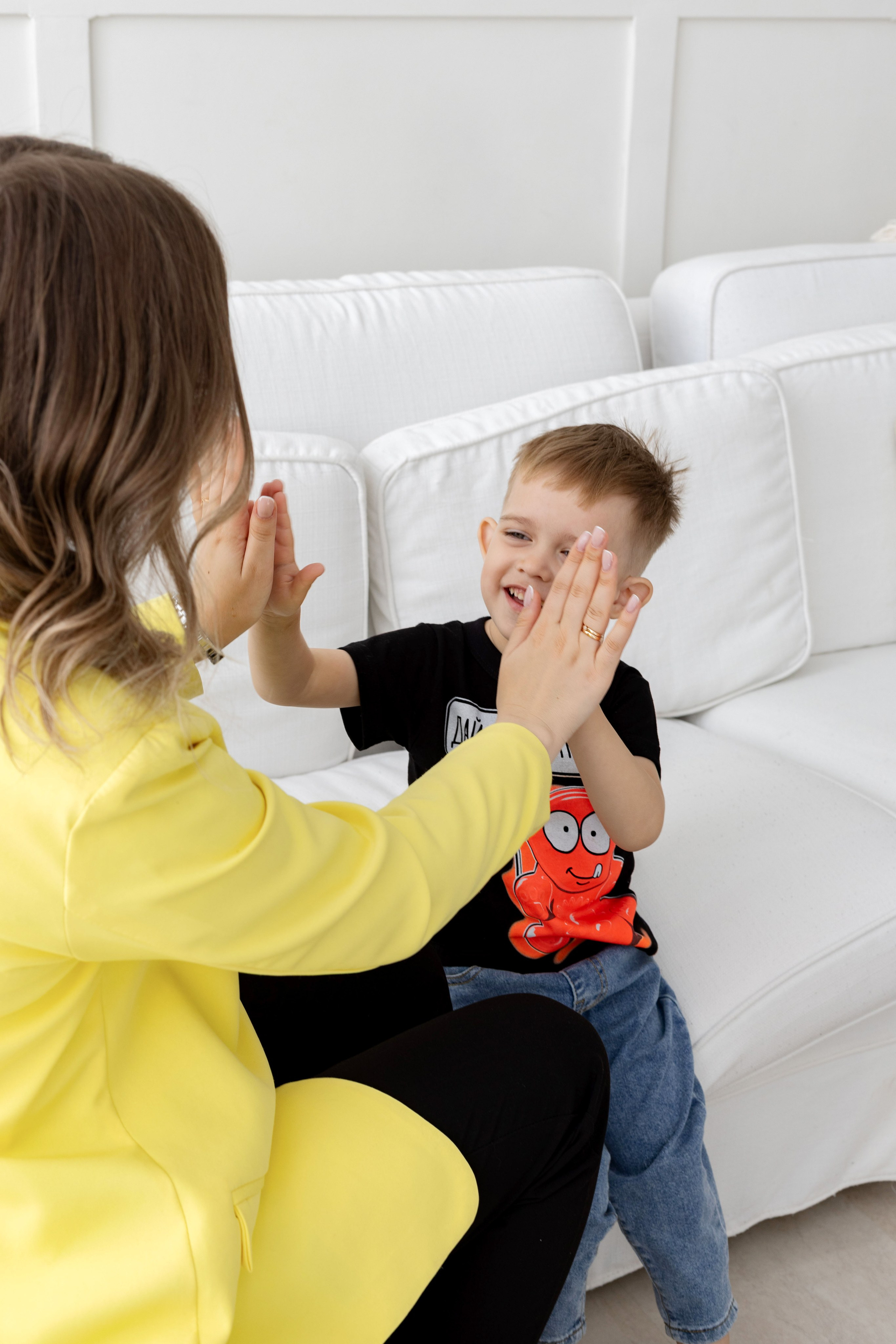 Семейная фотосессия в студии (Михаил, Крестина и Макар). Женский фотограф в Орске Новотроицке Динара Долганова