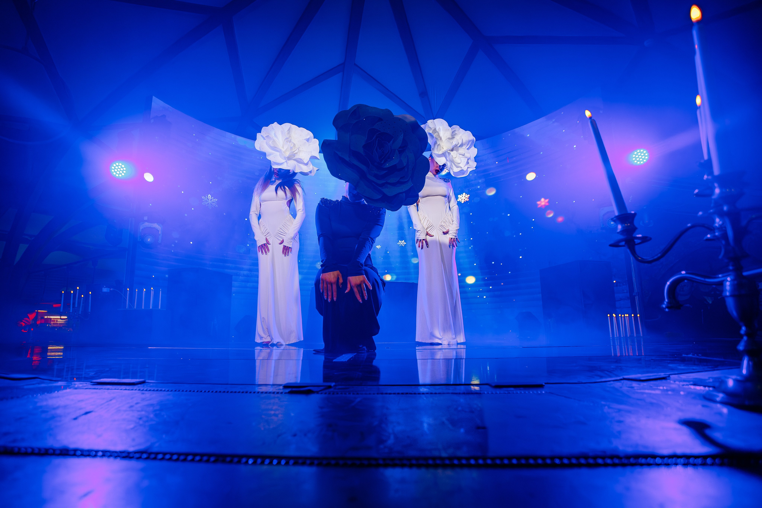 Новогодняя шоу-программа «MAGIC TIME» в PTIZZA BAR_Ялта_31.12.2025. Аминов Руслан | Фотограф