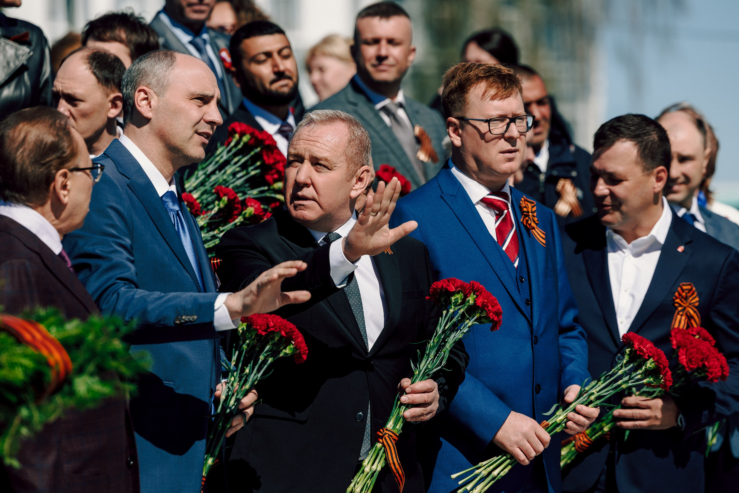 Торжественный митинг, посвящённый открытию Мемориала Славы воинам-новотрубникам. Лёшка Варзегов — фотограф