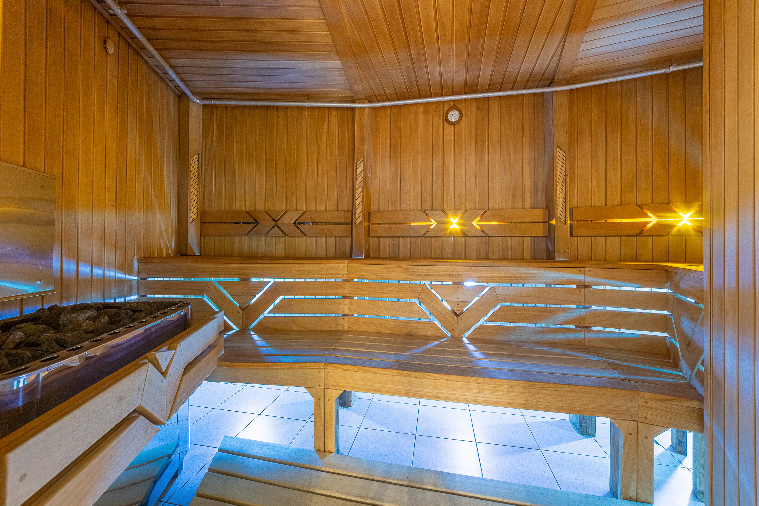 Renatphoto-комплексная фотосъёмка всех помещений   Grand Hotel Valentina. Профессиональная фотосъёмка интерьеров, предметная фотосессия еды для меню г. Анапа