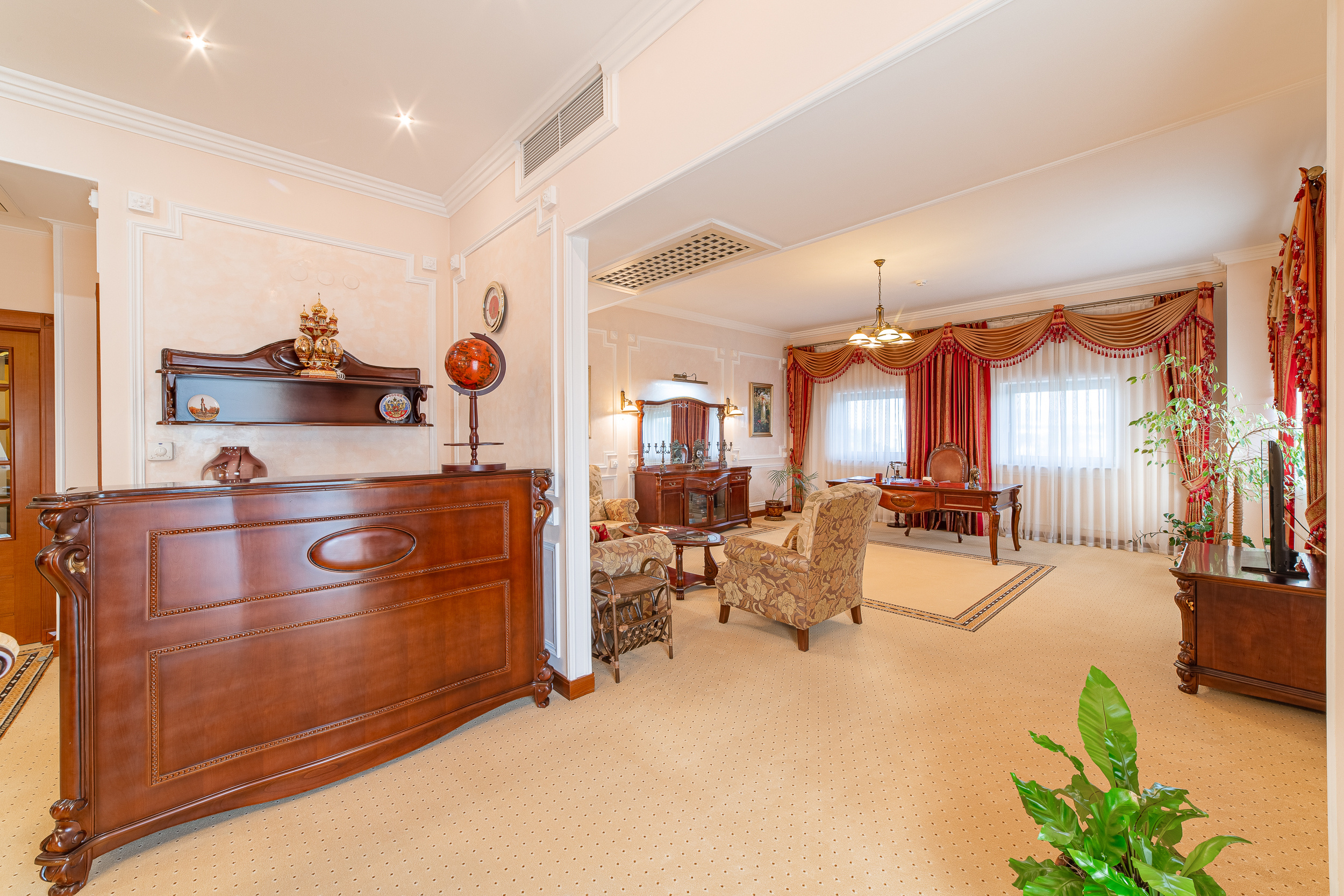 Renatphoto-комплексная фотосъёмка всех помещений   Grand Hotel Valentina. Профессиональная фотосъёмка интерьеров, предметная фотосессия еды для меню г. Анапа