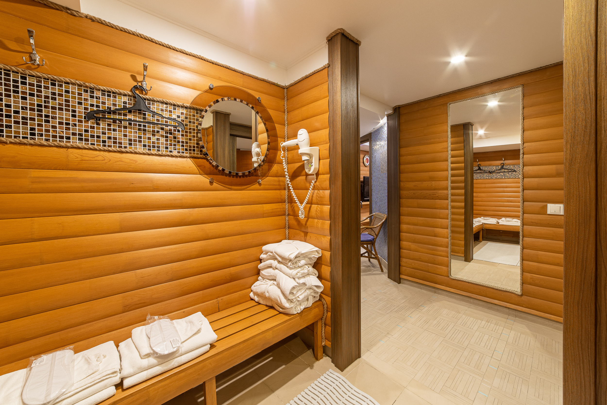 Renatphoto-комплексная фотосъёмка всех помещений   Grand Hotel Valentina. Профессиональная фотосъёмка интерьеров, предметная фотосессия еды для меню г. Анапа