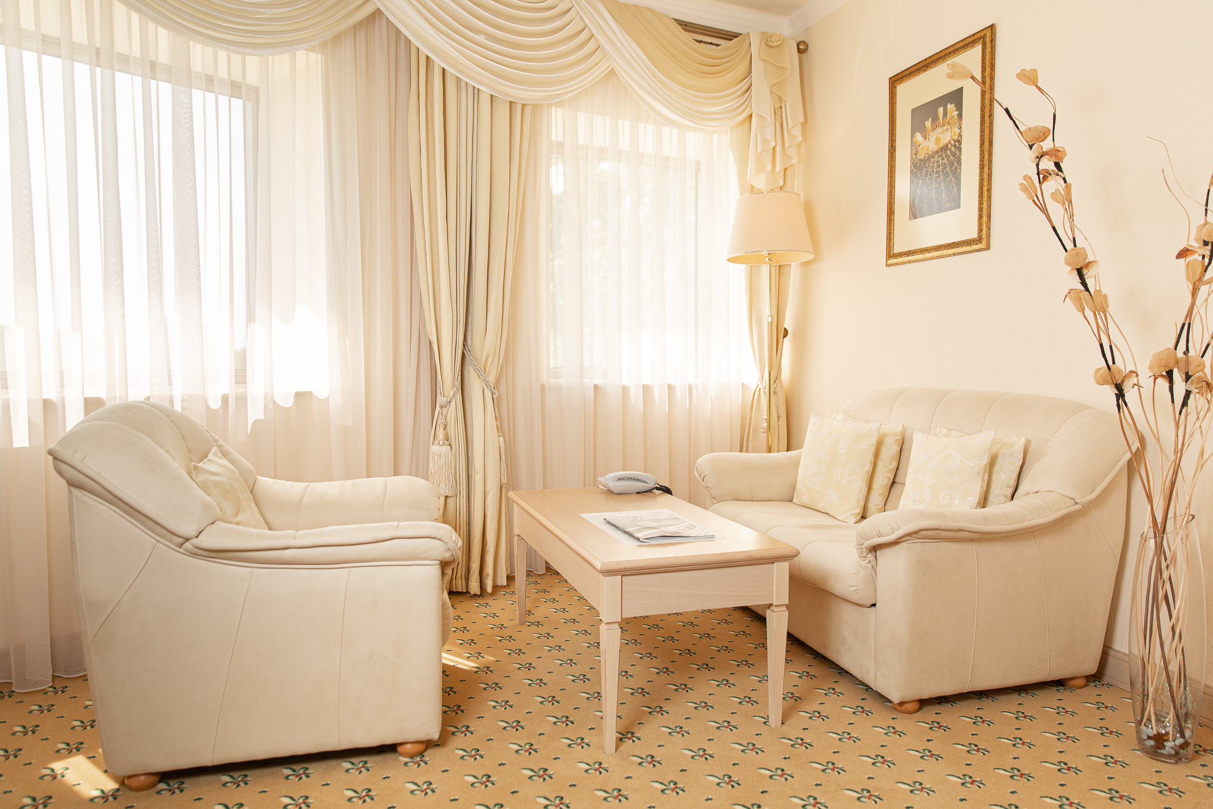 Renatphoto-комплексная фотосъёмка всех помещений   Grand Hotel Valentina. Профессиональная фотосъёмка интерьеров, предметная фотосессия еды для меню г. Анапа