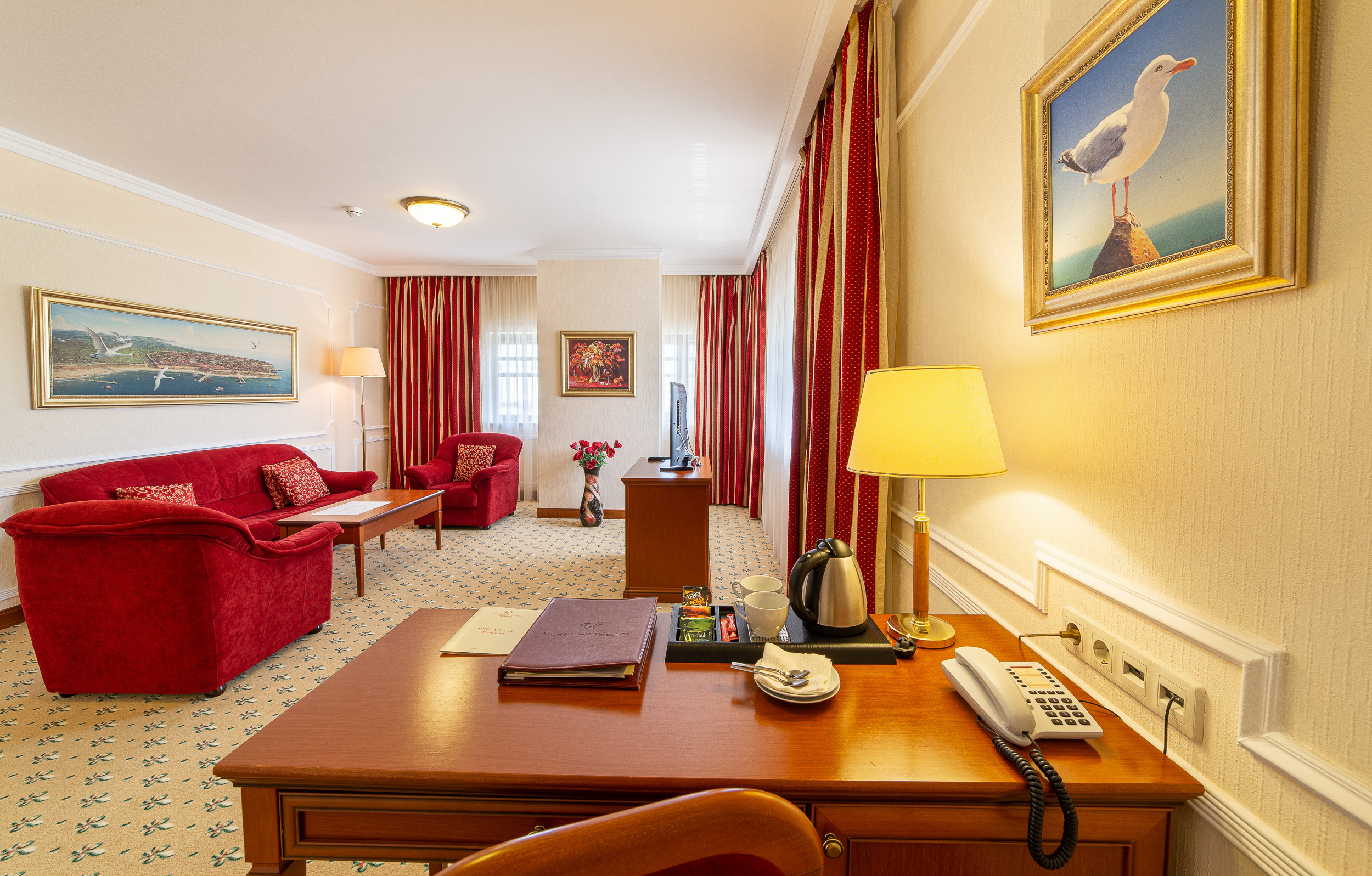 Renatphoto-комплексная фотосъёмка всех помещений   Grand Hotel Valentina. Профессиональная фотосъёмка интерьеров, предметная фотосессия еды для меню г. Анапа