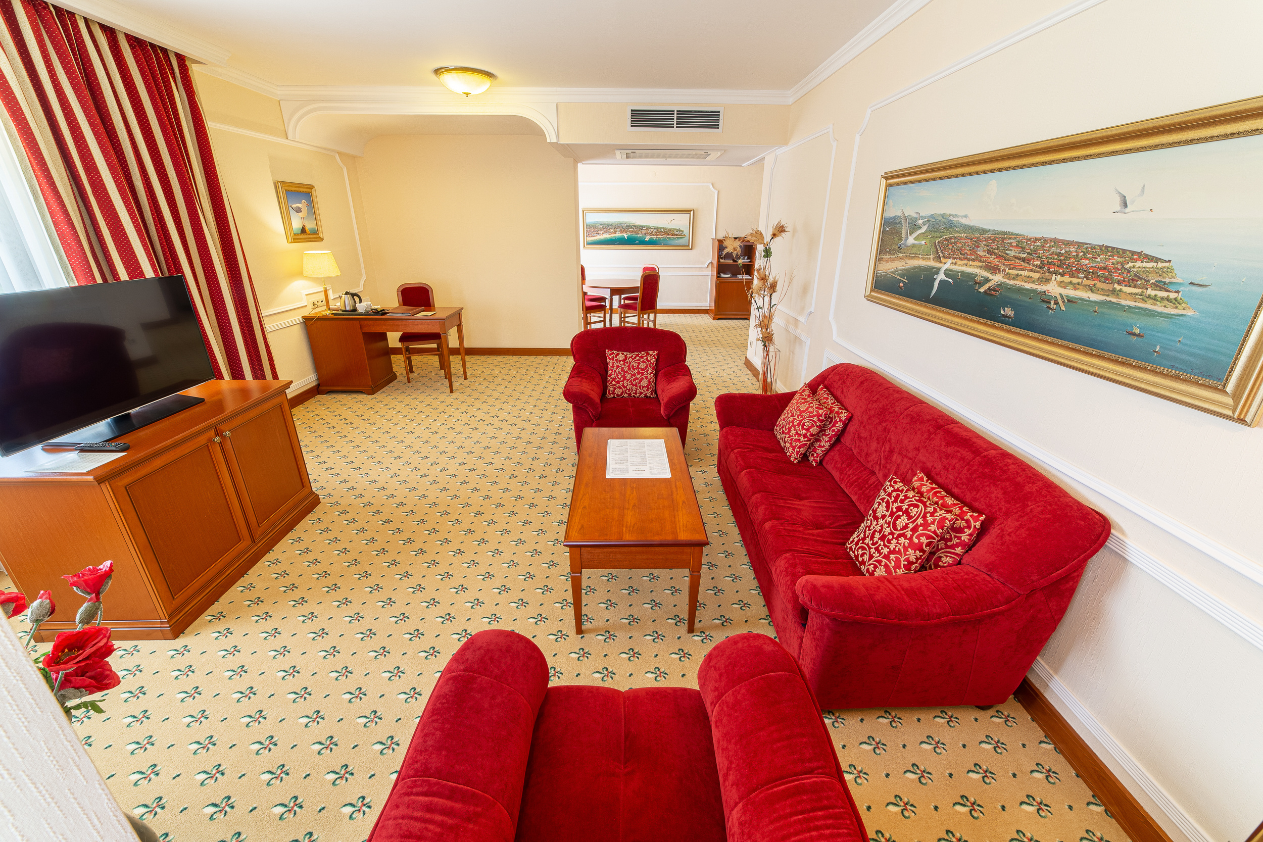 Renatphoto-комплексная фотосъёмка всех помещений   Grand Hotel Valentina. Профессиональная фотосъёмка интерьеров, предметная фотосессия еды для меню г. Анапа