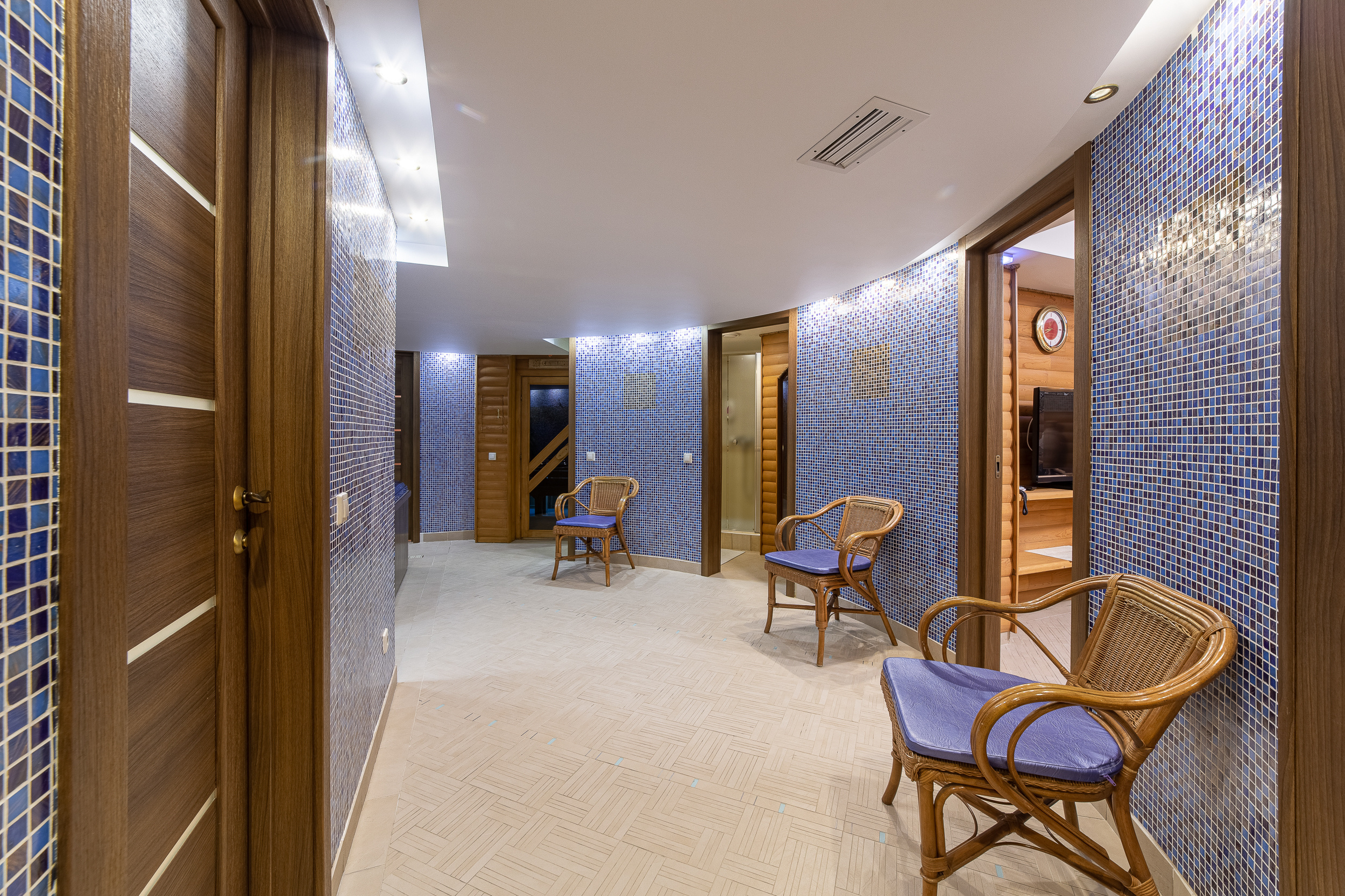 Renatphoto-комплексная фотосъёмка всех помещений   Grand Hotel Valentina. Профессиональная фотосъёмка интерьеров, предметная фотосессия еды для меню г. Анапа