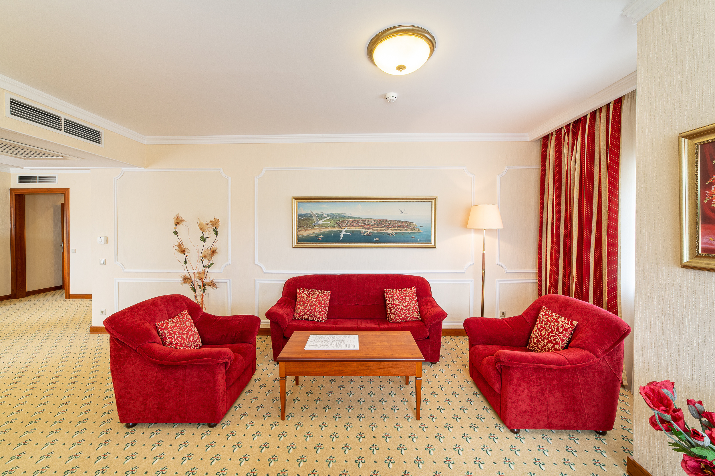 Renatphoto-комплексная фотосъёмка всех помещений   Grand Hotel Valentina. Профессиональная фотосъёмка интерьеров, предметная фотосессия еды для меню г. Анапа