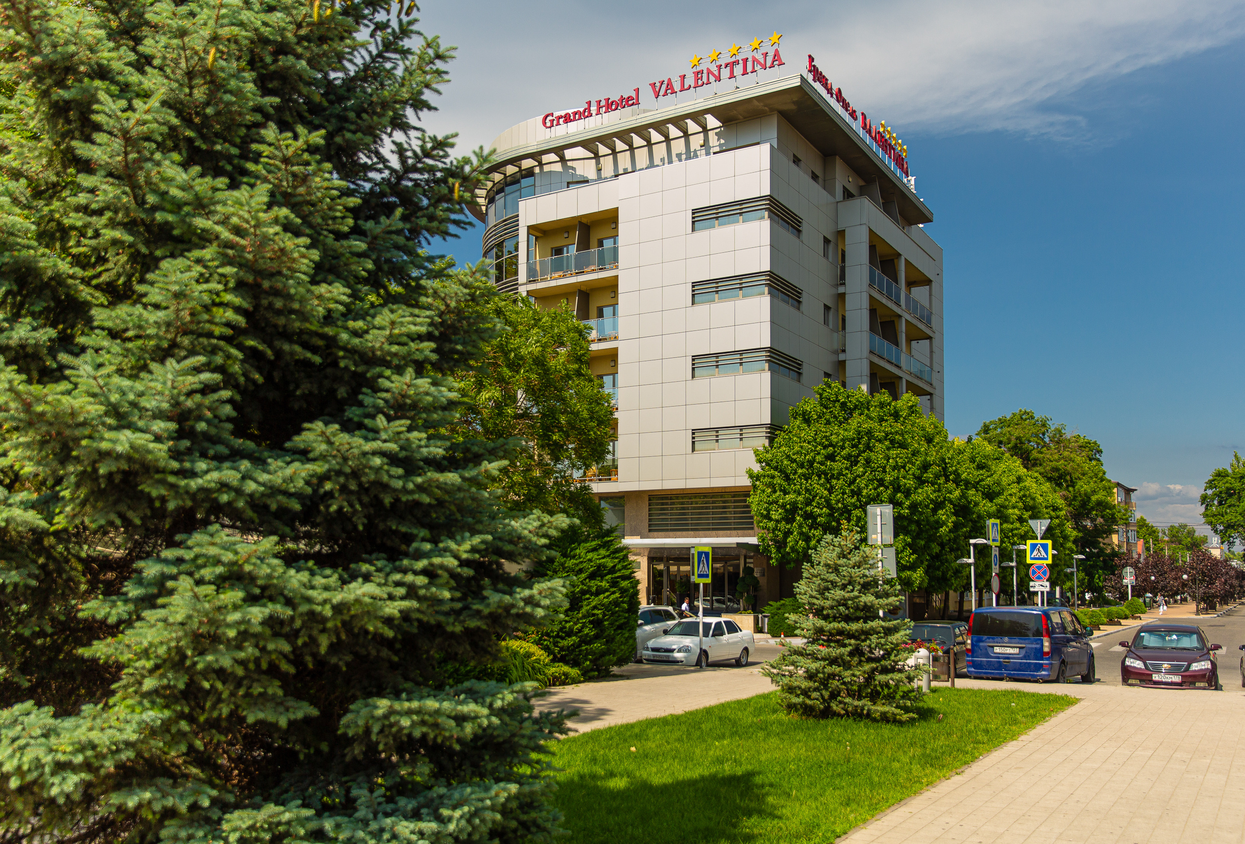 Renatphoto-комплексная фотосъёмка всех помещений   Grand Hotel Valentina. Профессиональная фотосъёмка интерьеров, предметная фотосессия еды для меню г. Анапа