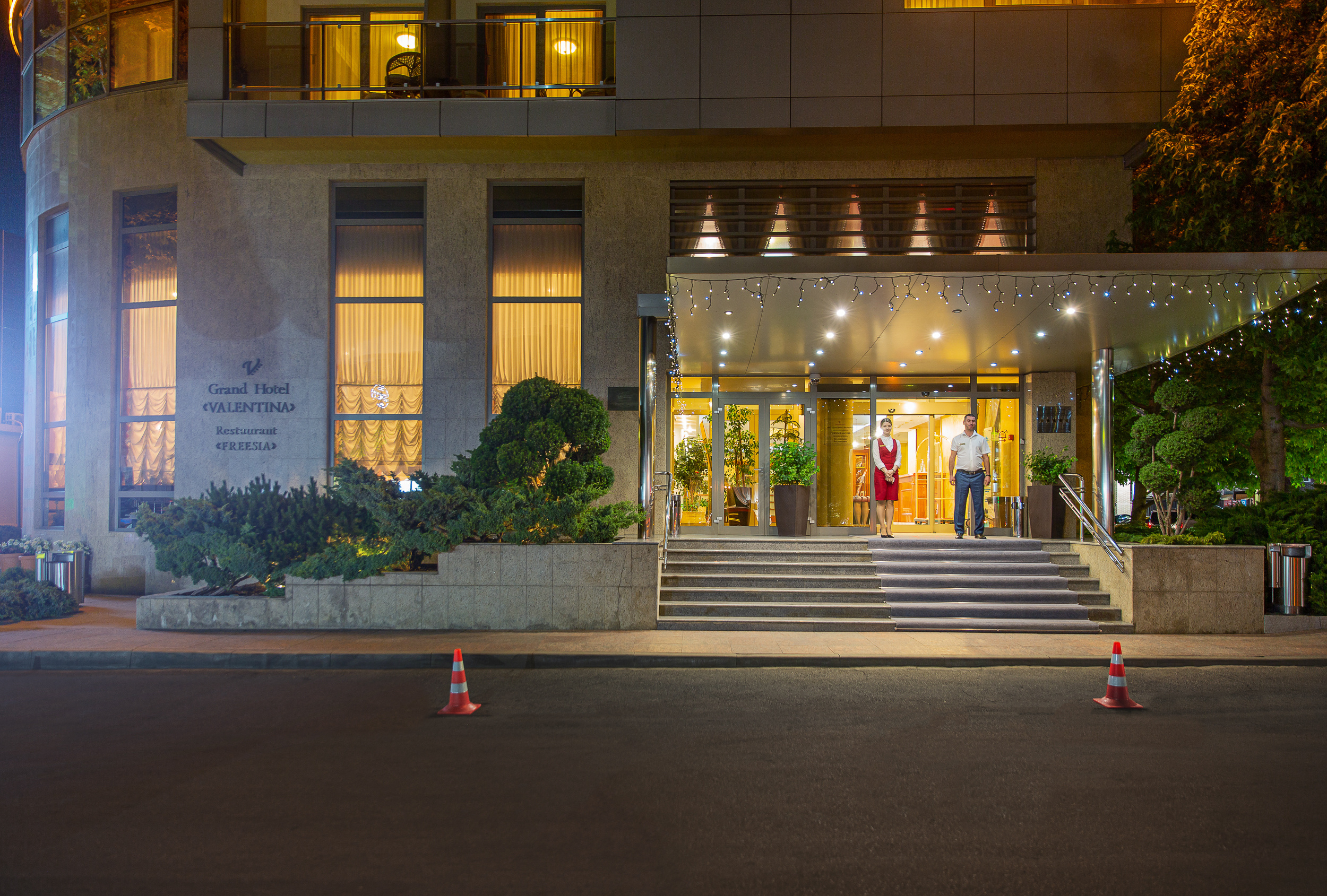 Renatphoto-комплексная фотосъёмка всех помещений   Grand Hotel Valentina. Профессиональная фотосъёмка интерьеров, предметная фотосессия еды для меню г. Анапа