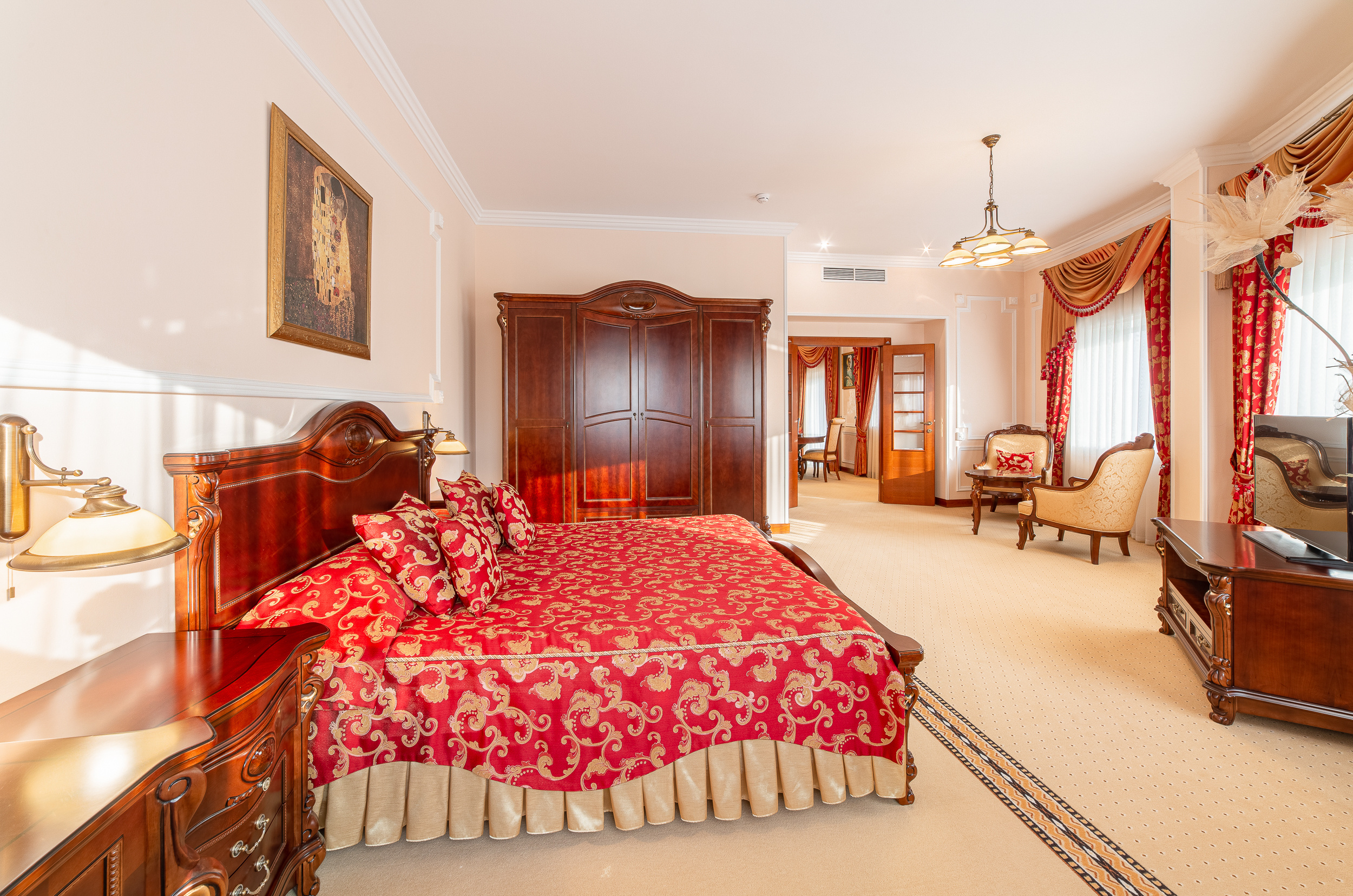 Renatphoto-комплексная фотосъёмка всех помещений   Grand Hotel Valentina. Профессиональная фотосъёмка интерьеров, предметная фотосессия еды для меню г. Анапа