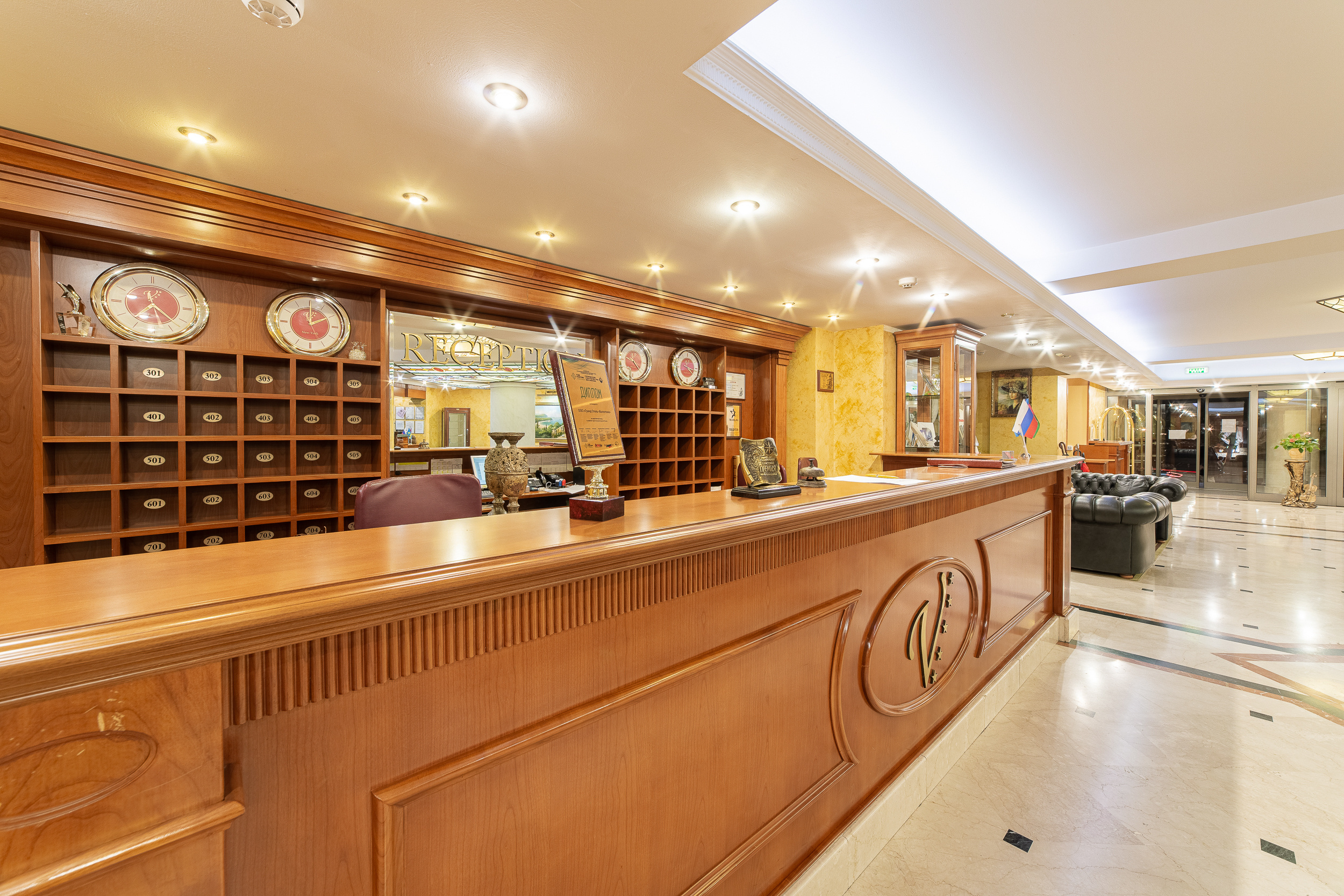 Renatphoto-комплексная фотосъёмка всех помещений   Grand Hotel Valentina. Профессиональная фотосъёмка интерьеров, предметная фотосессия еды для меню г. Анапа