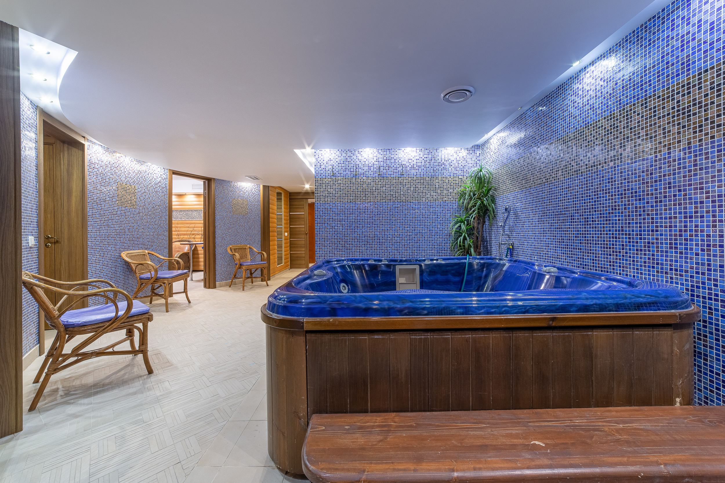 Renatphoto-комплексная фотосъёмка всех помещений   Grand Hotel Valentina. Профессиональная фотосъёмка интерьеров, предметная фотосессия еды для меню г. Анапа