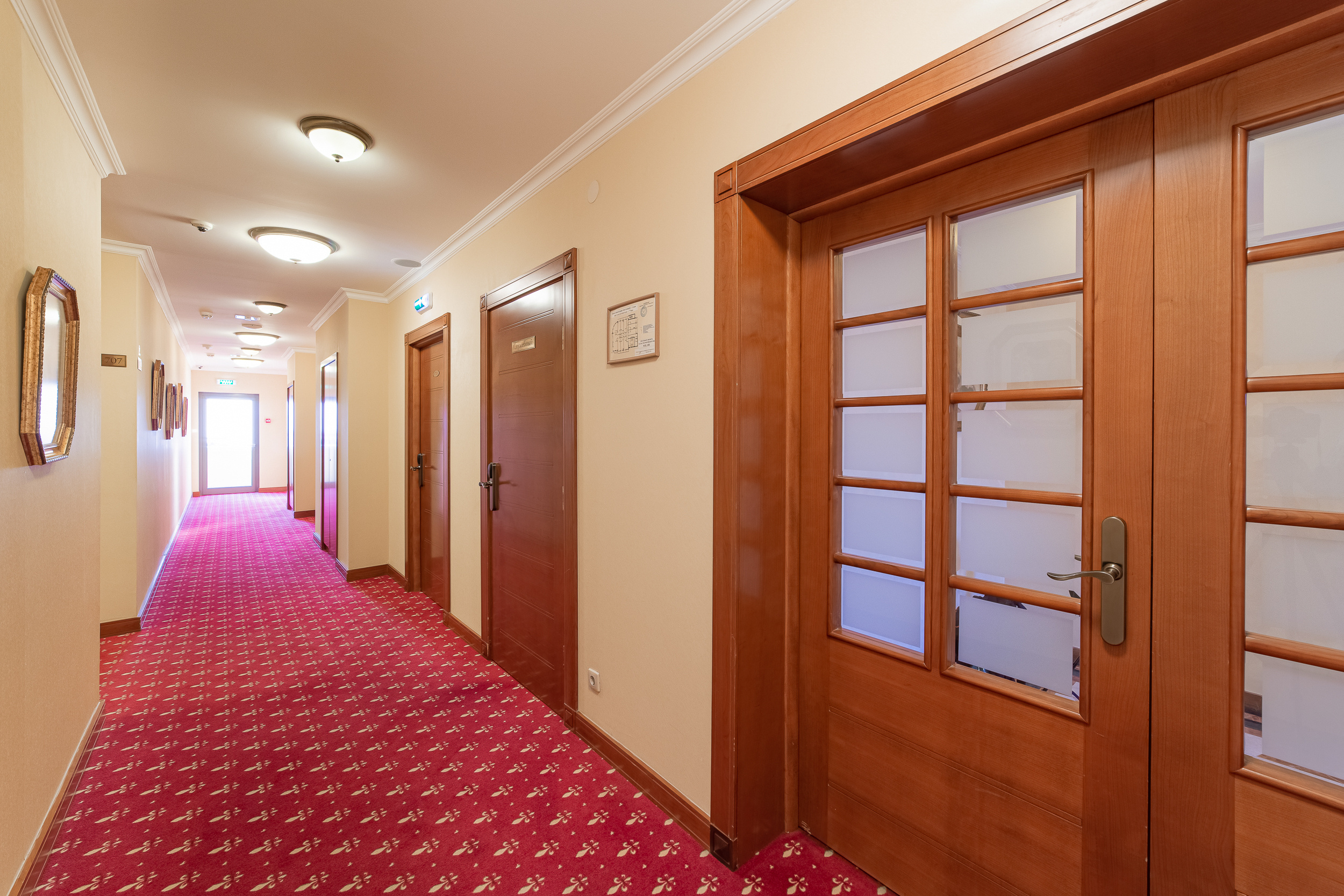 Renatphoto-комплексная фотосъёмка всех помещений   Grand Hotel Valentina. Профессиональная фотосъёмка интерьеров, предметная фотосессия еды для меню г. Анапа