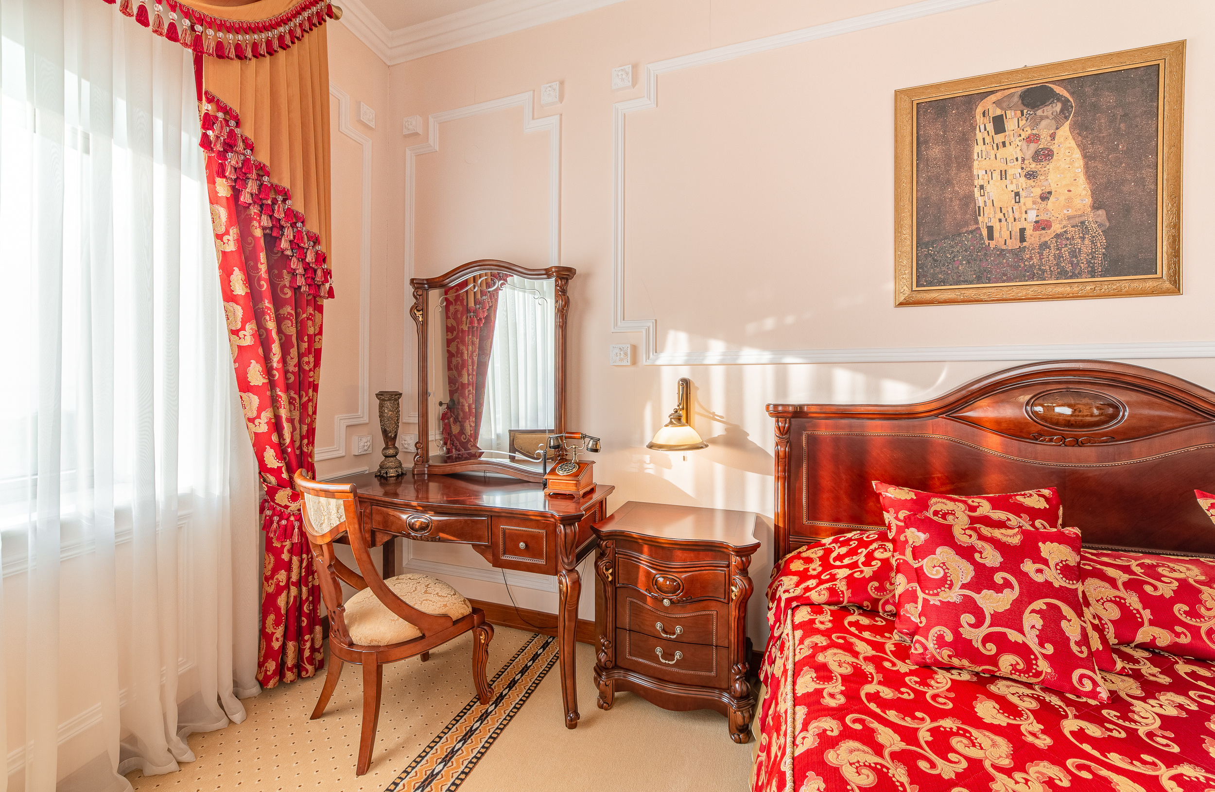 Renatphoto-комплексная фотосъёмка всех помещений   Grand Hotel Valentina. Профессиональная фотосъёмка интерьеров, предметная фотосессия еды для меню г. Анапа