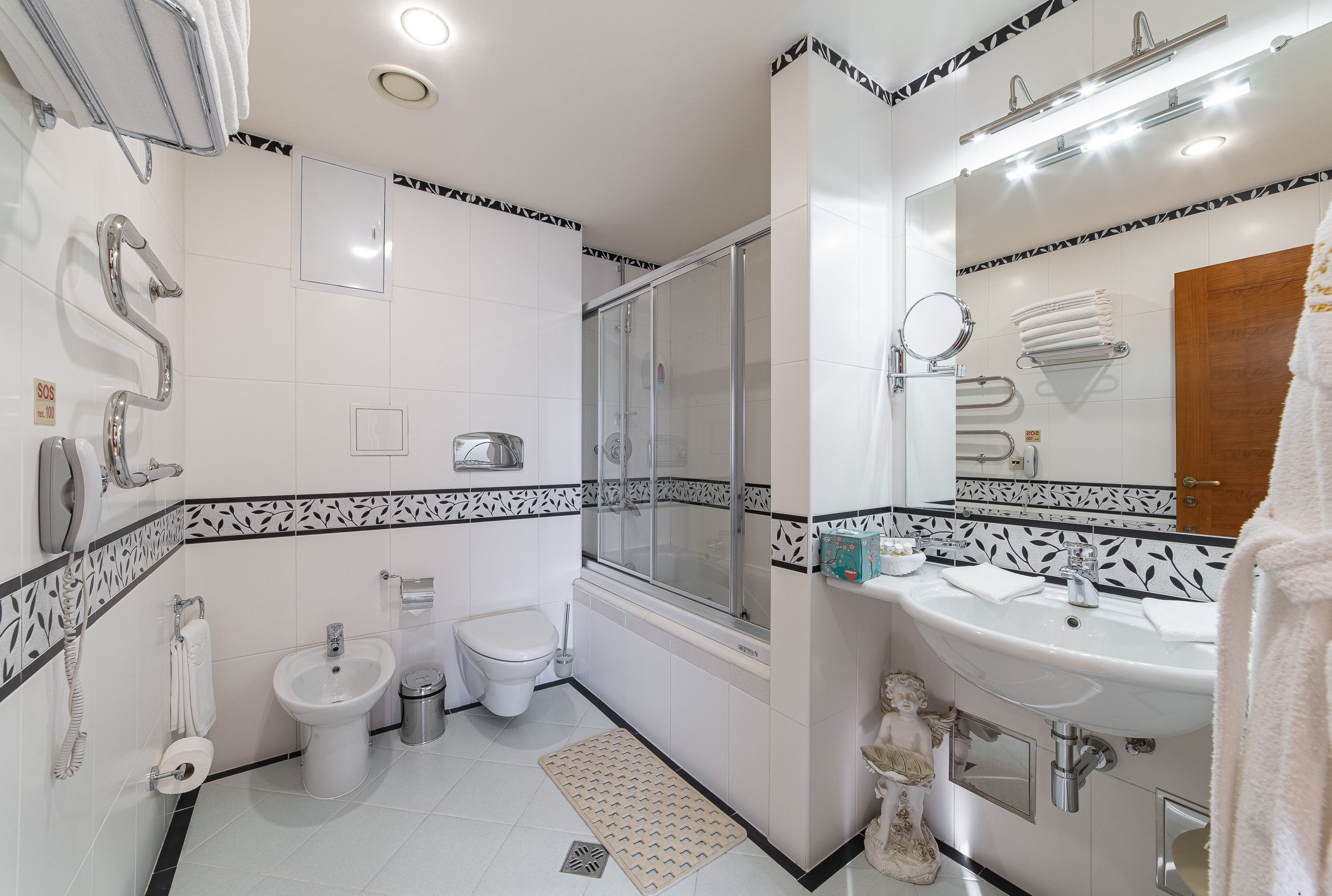 Renatphoto-комплексная фотосъёмка всех помещений   Grand Hotel Valentina. Профессиональная фотосъёмка интерьеров, предметная фотосессия еды для меню г. Анапа