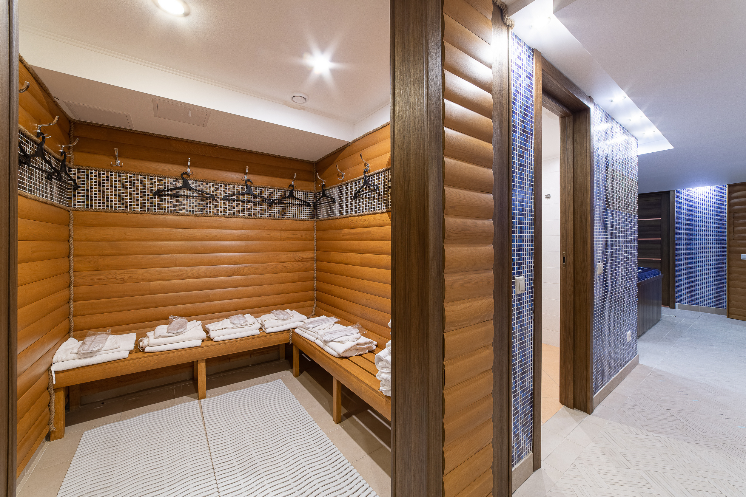 Renatphoto-комплексная фотосъёмка всех помещений   Grand Hotel Valentina. Профессиональная фотосъёмка интерьеров, предметная фотосессия еды для меню г. Анапа