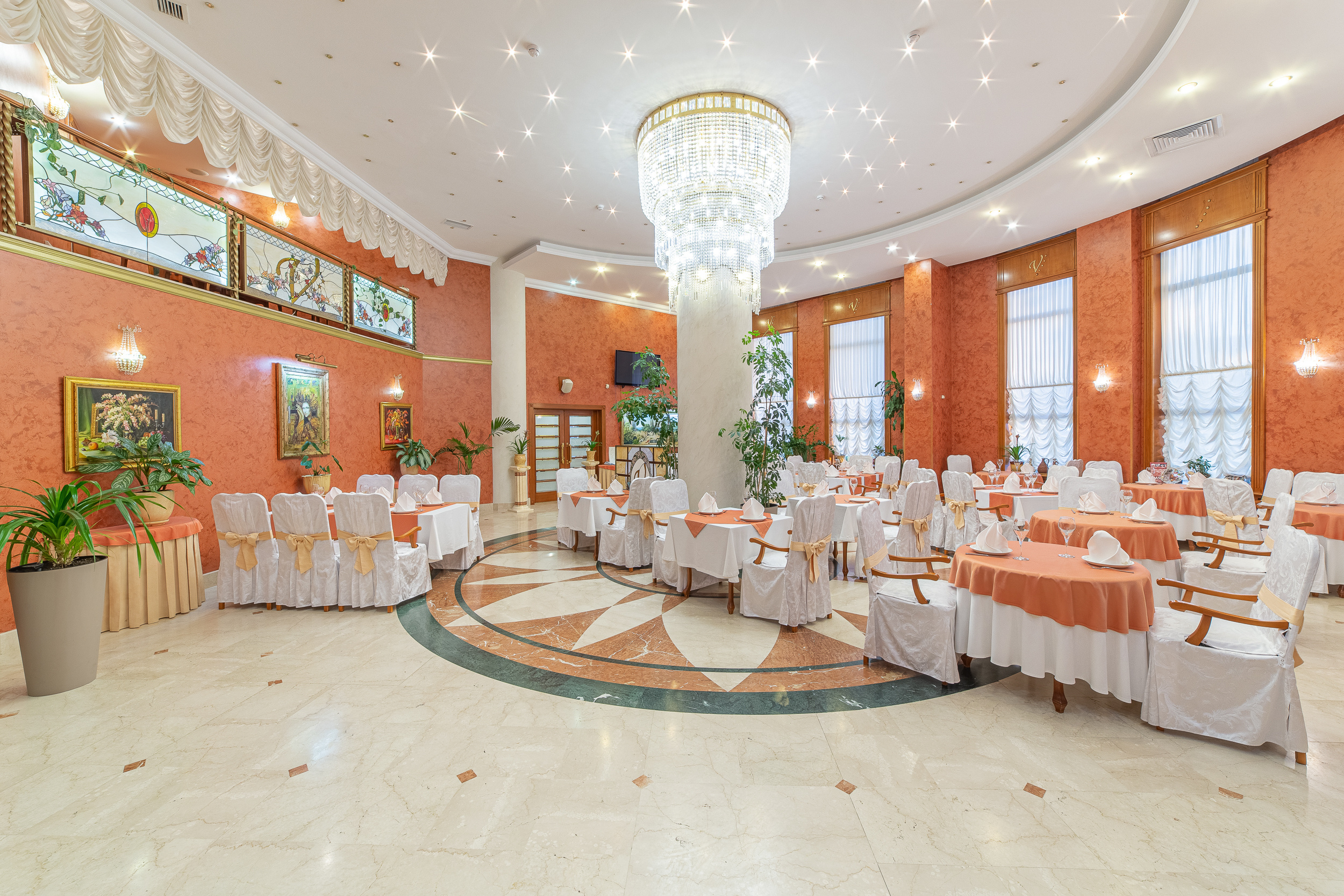 Renatphoto-комплексная фотосъёмка всех помещений   Grand Hotel Valentina. Профессиональная фотосъёмка интерьеров, предметная фотосессия еды для меню г. Анапа