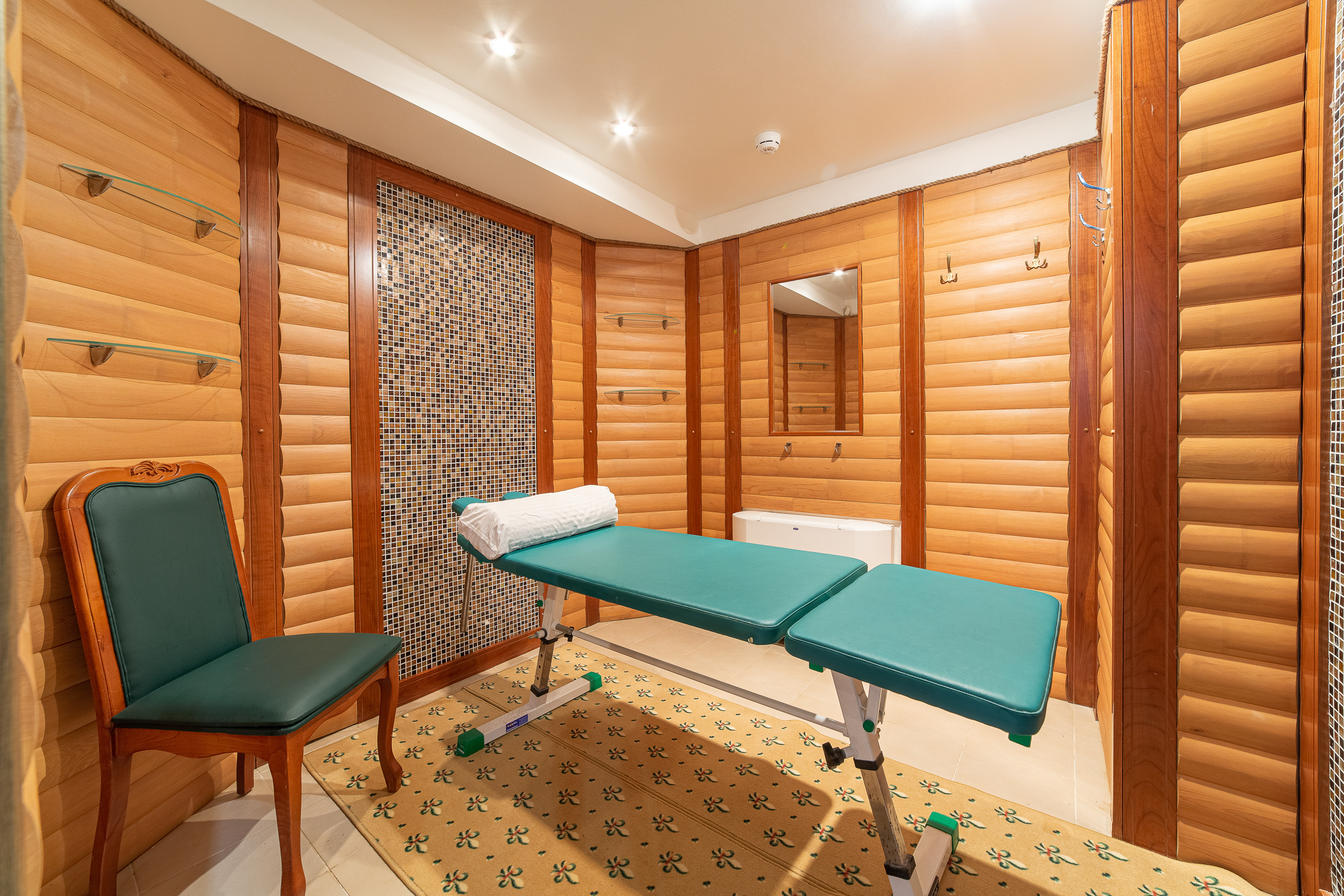 Renatphoto-комплексная фотосъёмка всех помещений   Grand Hotel Valentina. Профессиональная фотосъёмка интерьеров, предметная фотосессия еды для меню г. Анапа