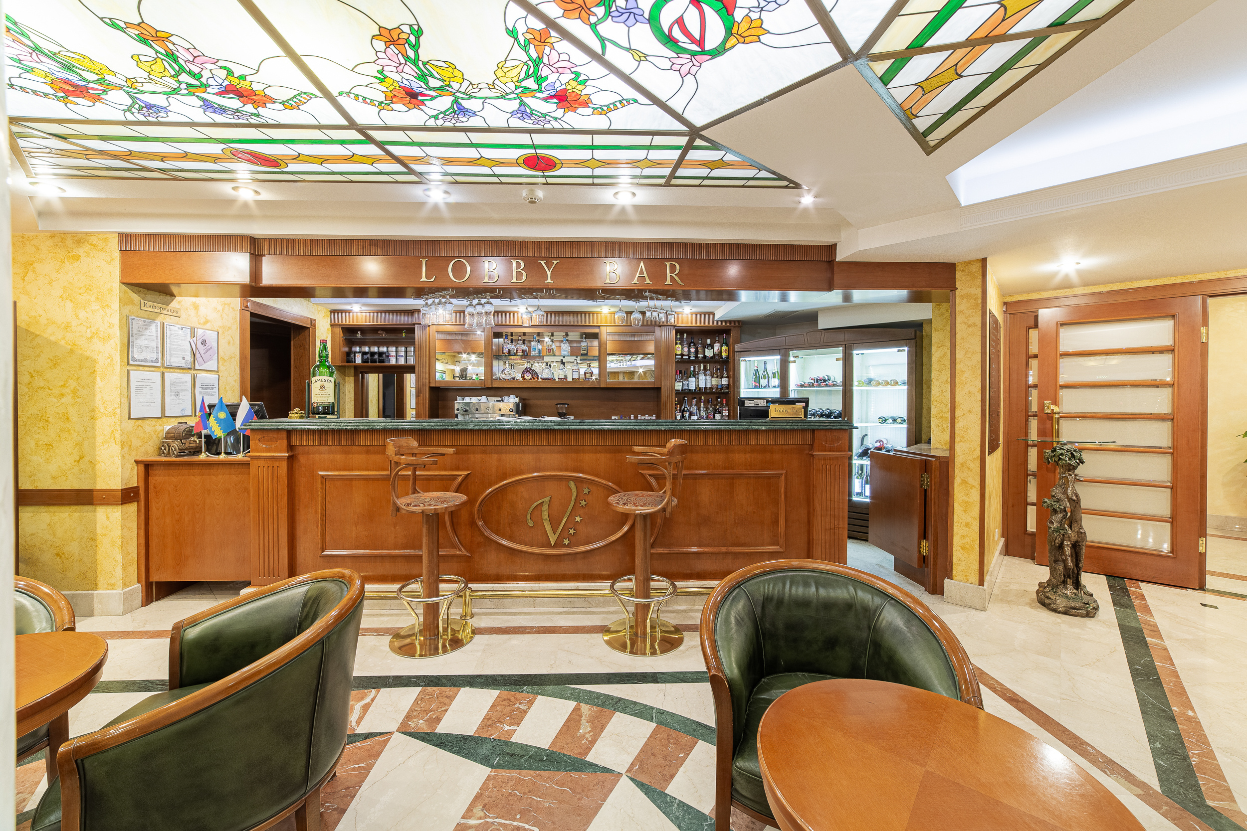 Renatphoto-комплексная фотосъёмка всех помещений   Grand Hotel Valentina. Профессиональная фотосъёмка интерьеров, предметная фотосессия еды для меню г. Анапа