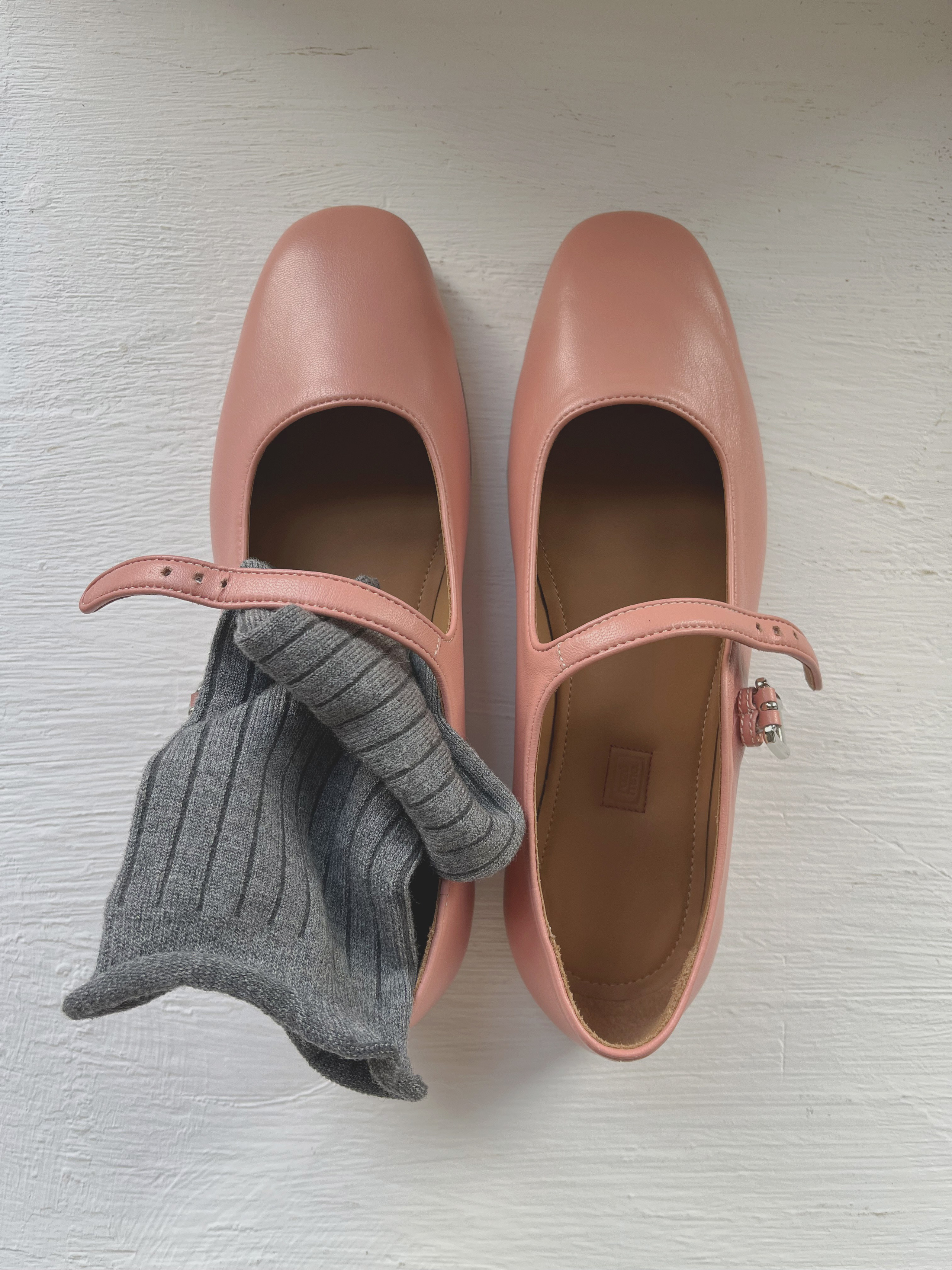 RAZUMNO. Art direction & Design | Curiosa