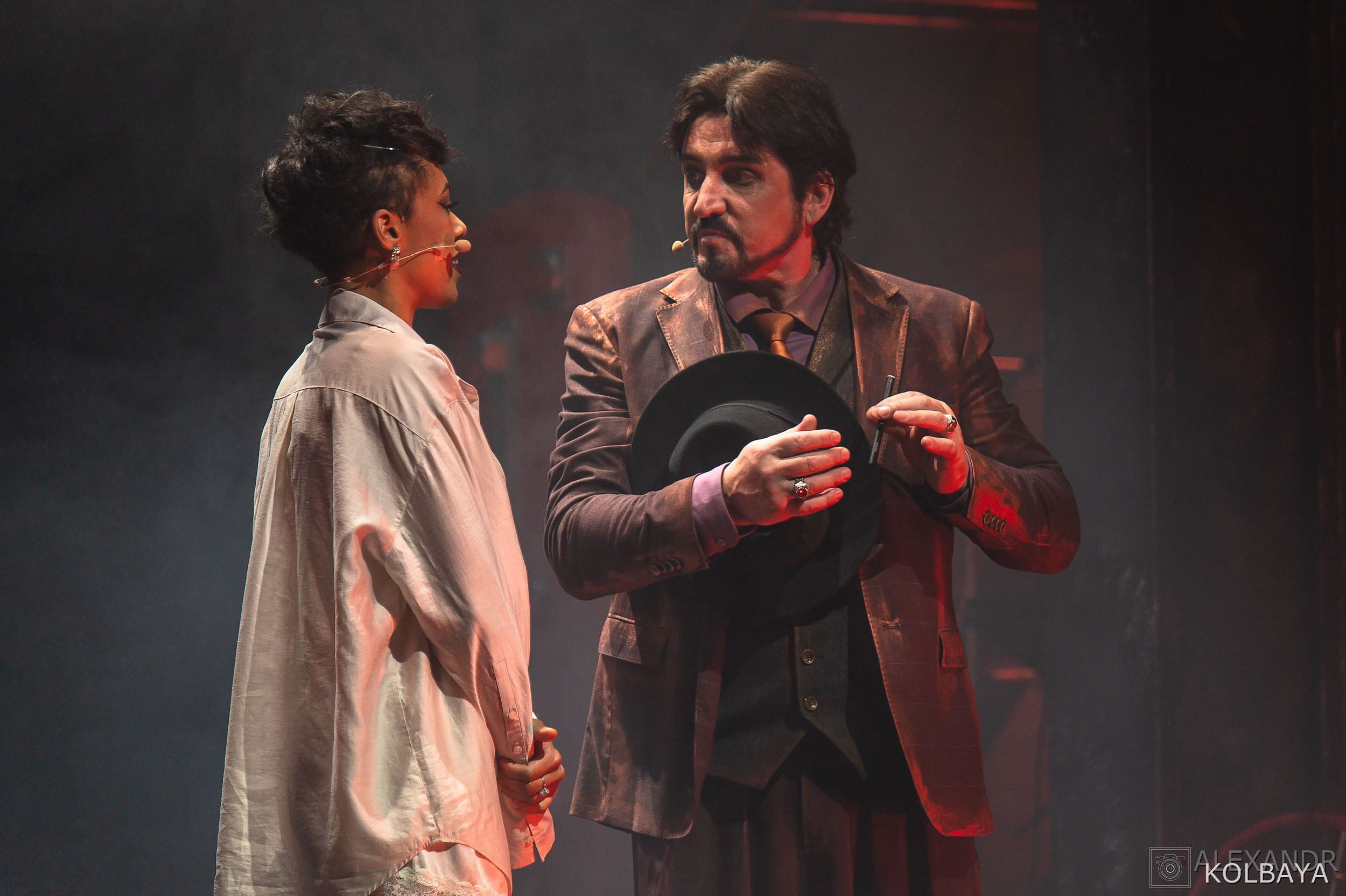 Фотографии со спектакля «Однажды в городе N». Концертный и театральный репортажный фотограф в Москве Александр Колбая