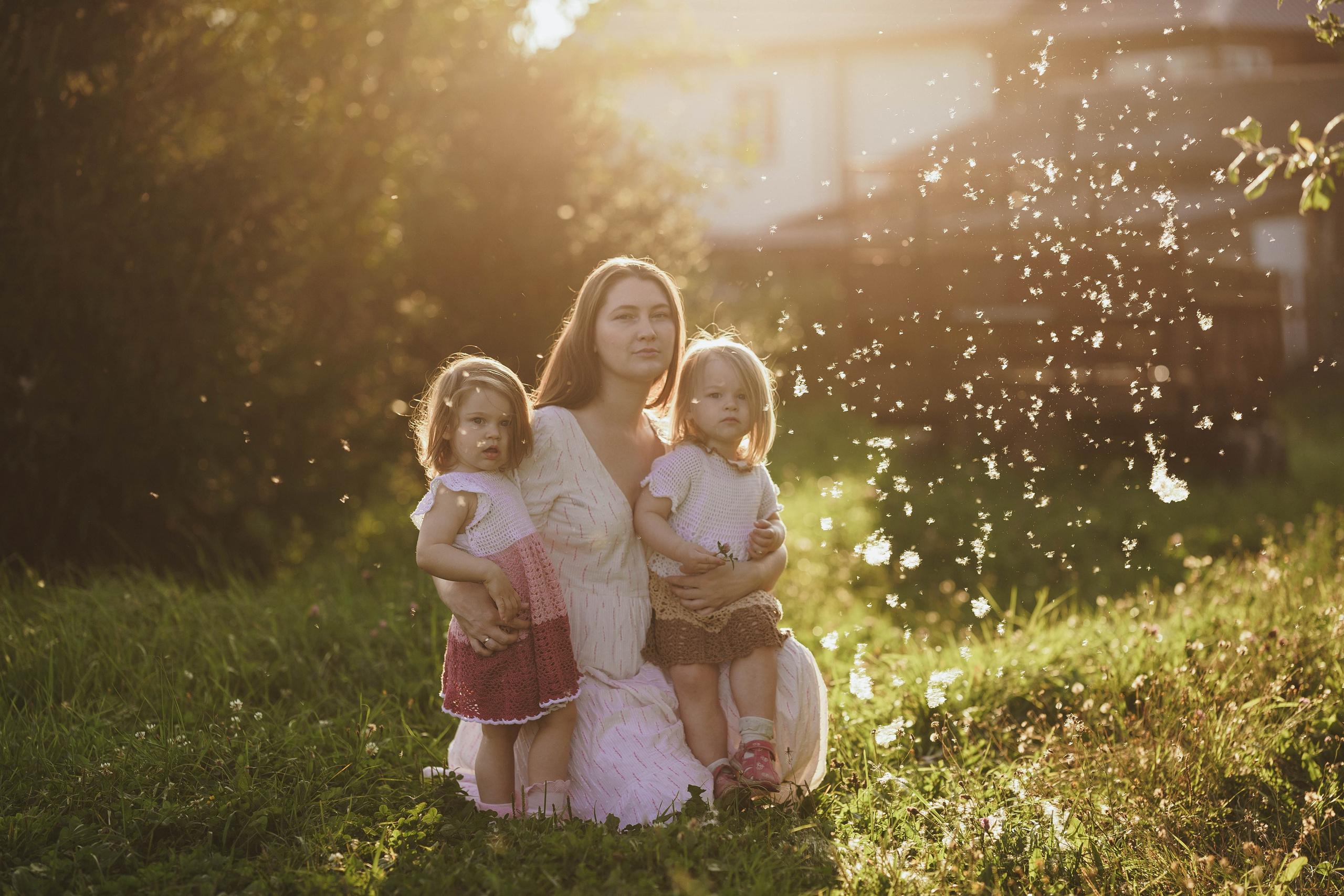 Мама с двойняшками, Костромская область. Наталья Дукалова фотограф Щелково Королев Пушкино Москва Балашиха