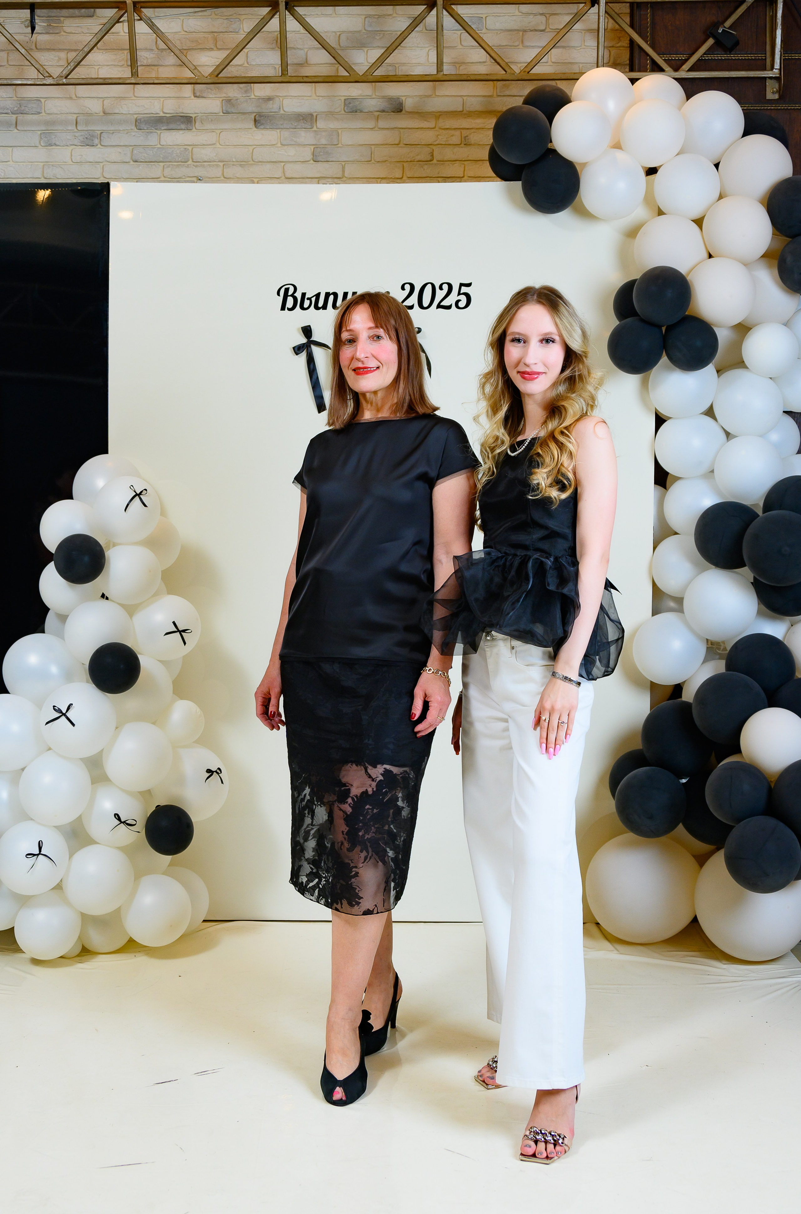 Выпускной 2025 11 кл. Семейный и детский фотограф в Новороссийске Лебедева Елена