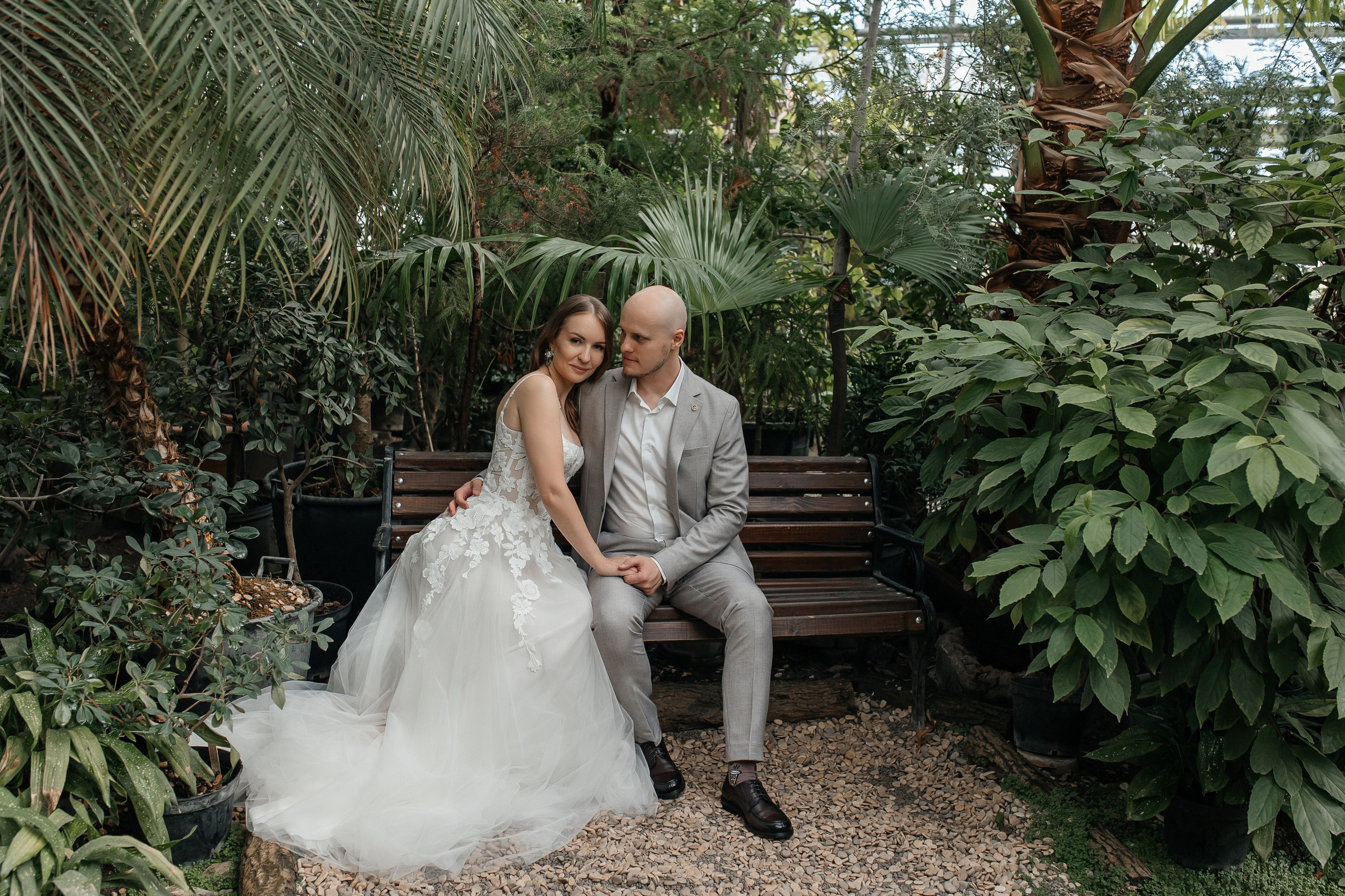 Свадебная фотосессия в Старой фондовой оранжерее Ботанического сада