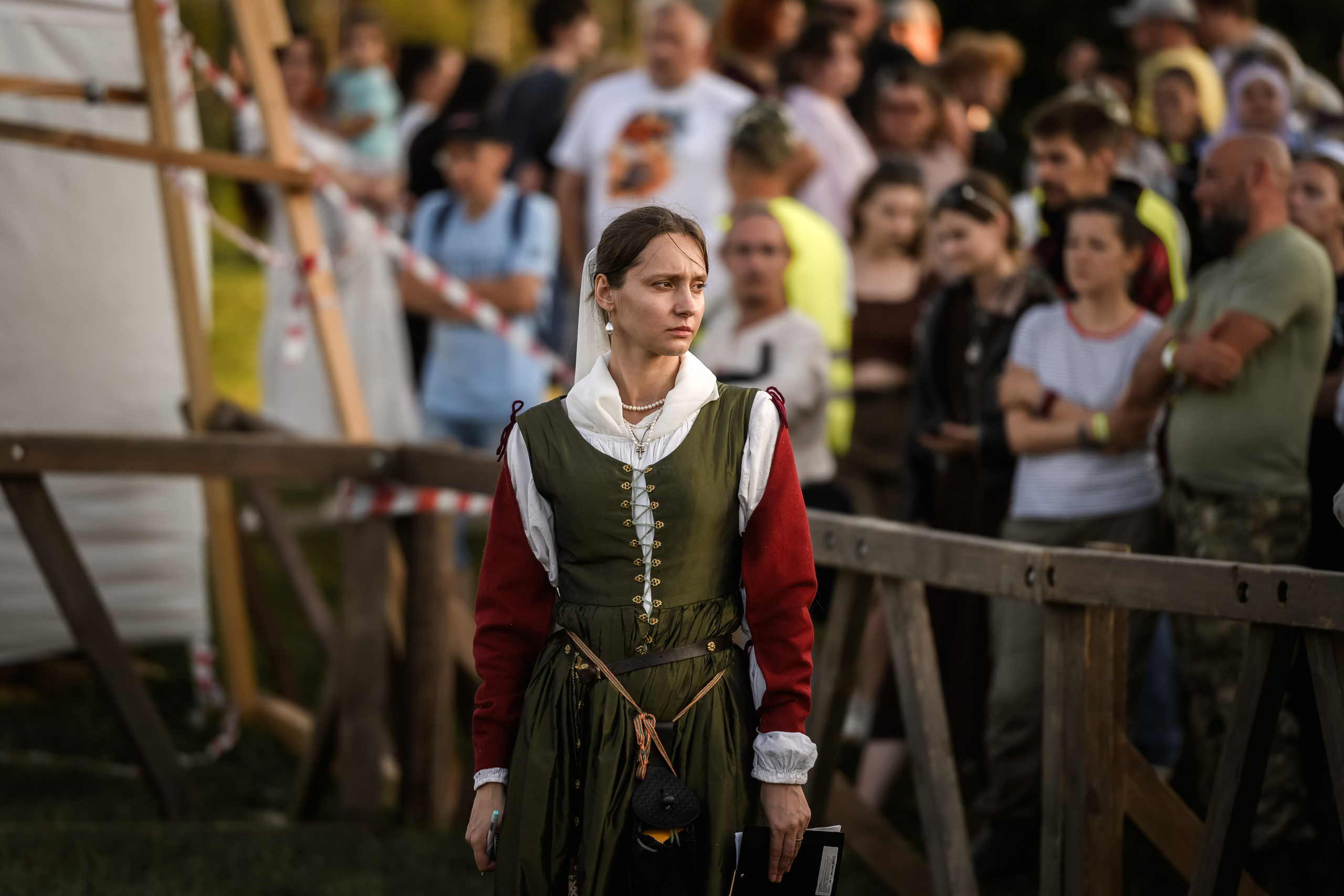 Участники международного фестиваля средневекового боя «Великий Болгар» в исторических костюмах