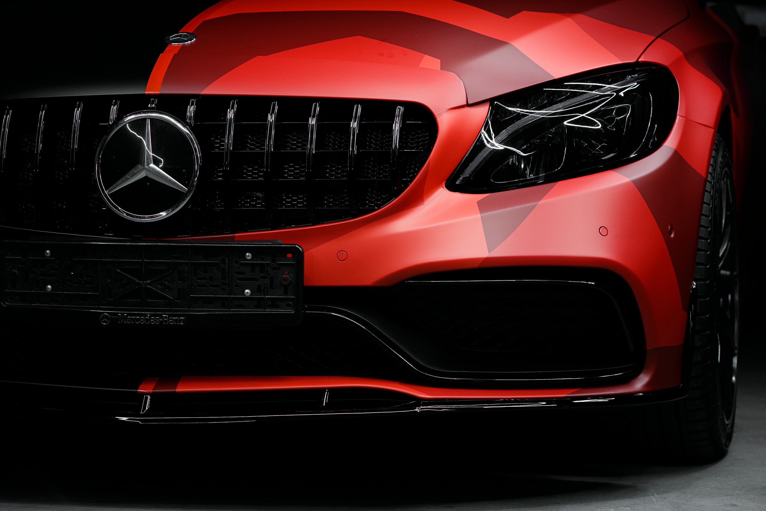 Mercedes. Фотограф Антон Джавадян