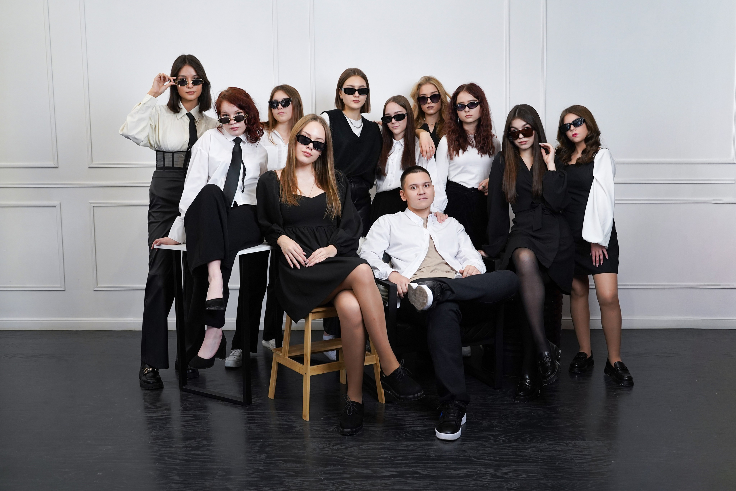 Выпускные альбомы для старшеклассников в Красноярске от AlbomKras 🎓✨. AlbomKras -выпускные альбомы Красноярска с авторским дизайном и качественной фотосъемкой! ⭐⭐⭐⭐⭐ 5.0